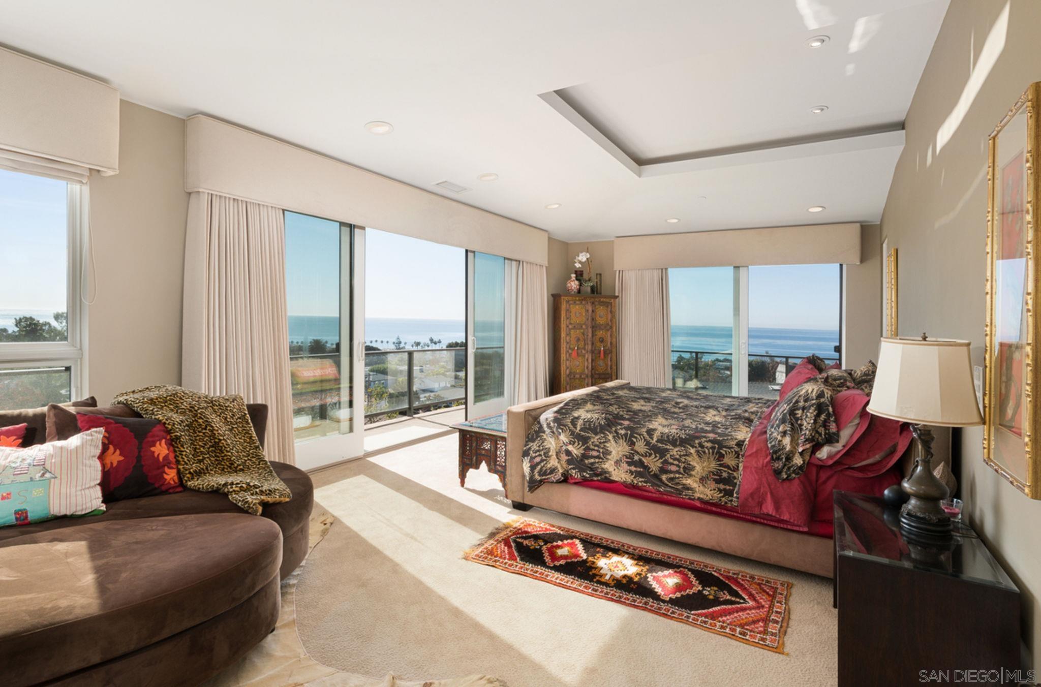 Detail Gallery Image 14 of 24 For 5680  Linda Rosa Ave, La Jolla,  CA 92037 - 4 Beds | 5 Baths