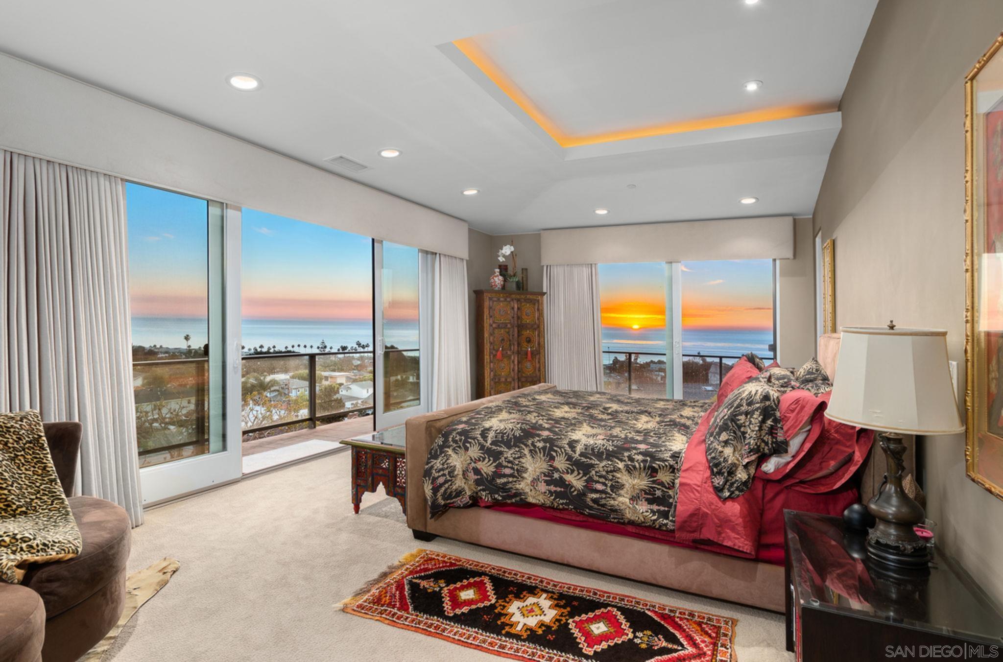 Detail Gallery Image 15 of 24 For 5680  Linda Rosa Ave, La Jolla,  CA 92037 - 4 Beds | 5 Baths