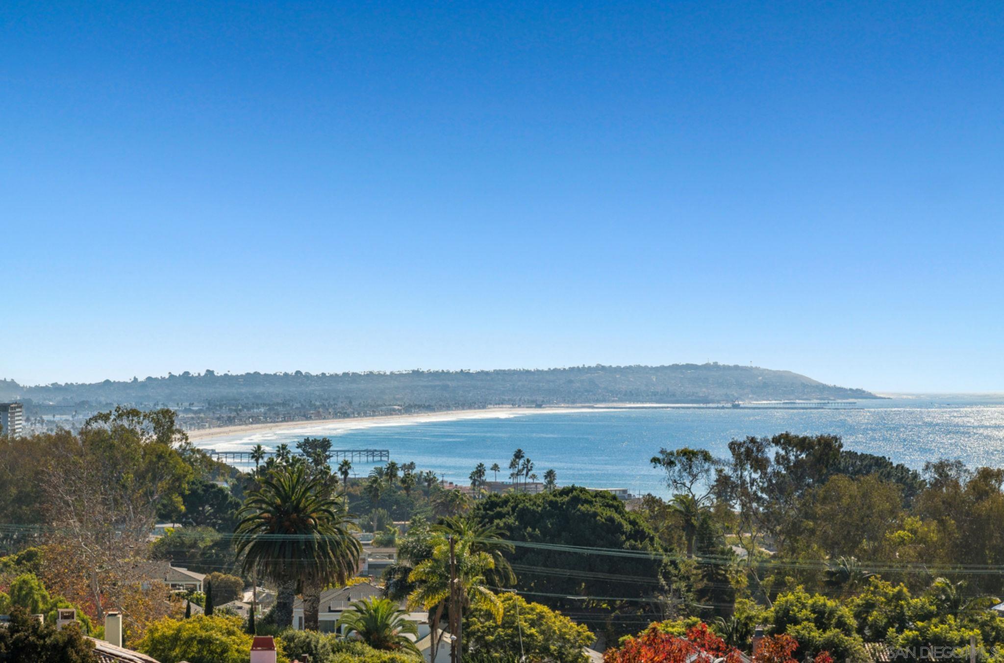 Detail Gallery Image 18 of 24 For 5680  Linda Rosa Ave, La Jolla,  CA 92037 - 4 Beds | 5 Baths