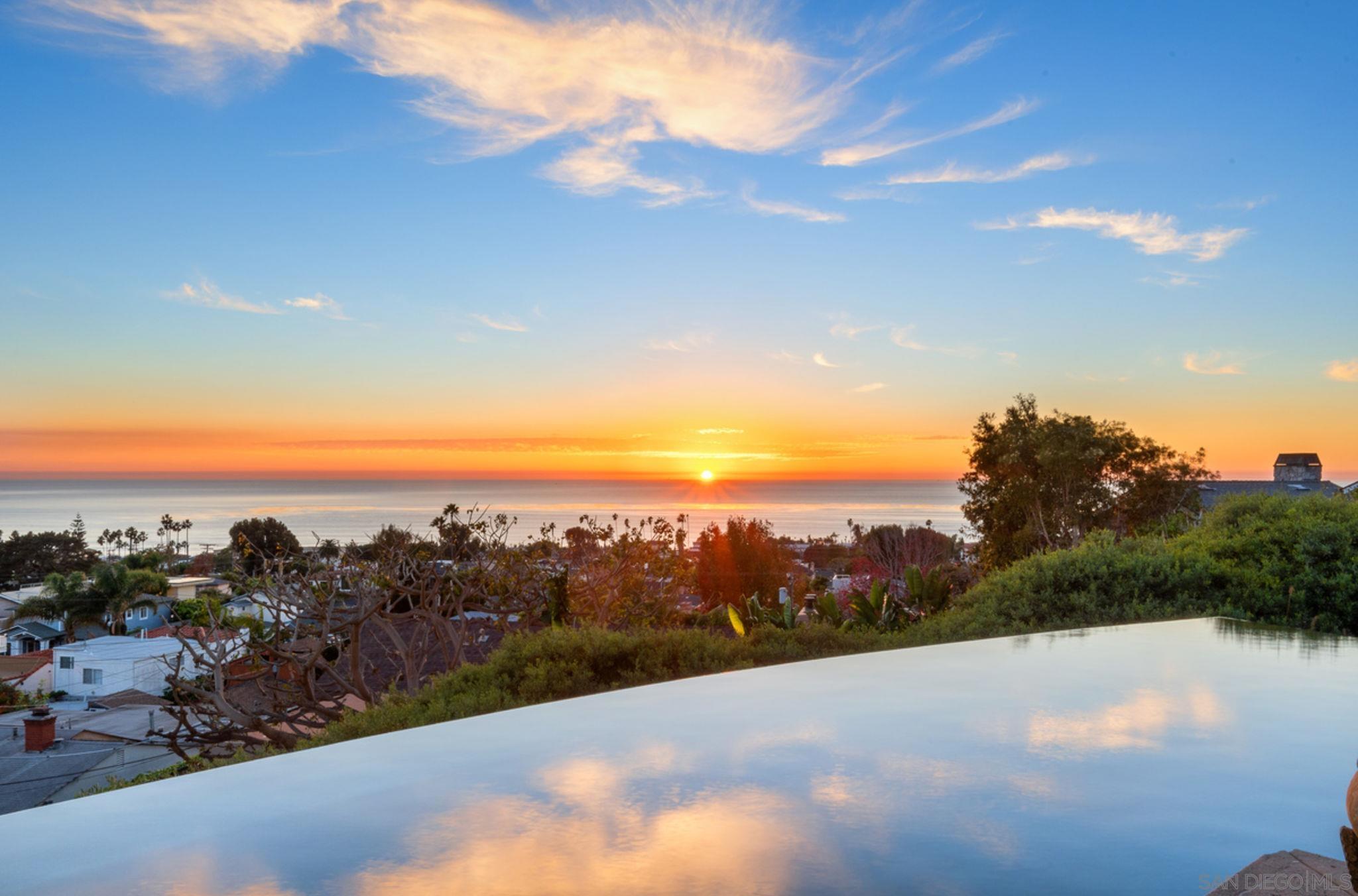 Detail Gallery Image 4 of 24 For 5680  Linda Rosa Ave, La Jolla,  CA 92037 - 4 Beds | 5 Baths