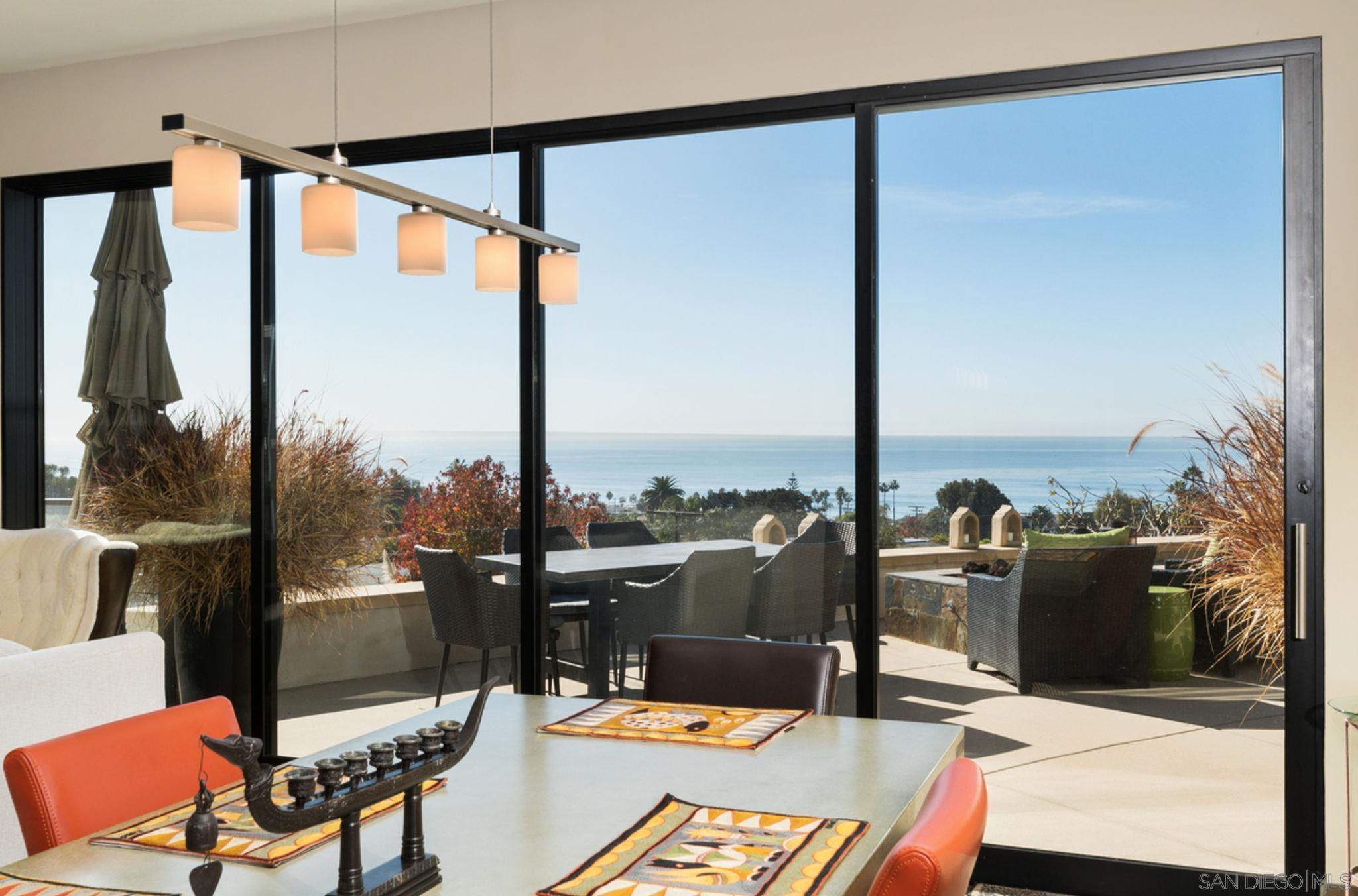 Detail Gallery Image 8 of 24 For 5680  Linda Rosa Ave, La Jolla,  CA 92037 - 4 Beds | 5 Baths