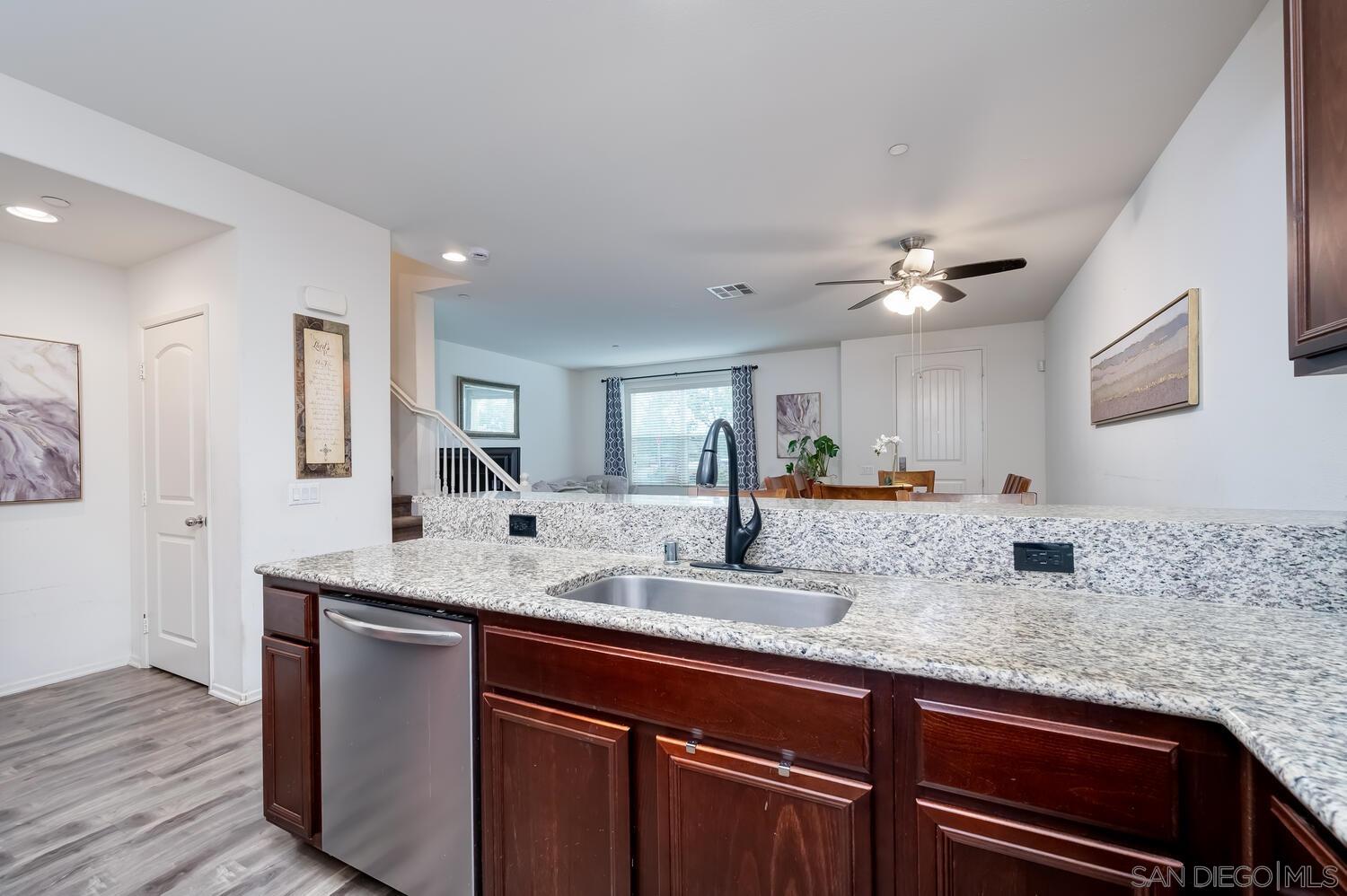 Detail Gallery Image 14 of 48 For 1345  Santa Diana Unit 5, Chula Vista,  CA 91913 - 5 Beds | 3/1 Baths