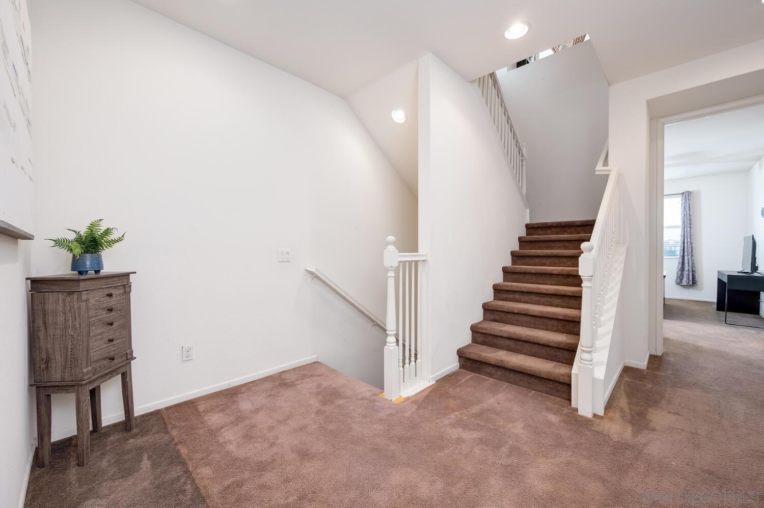 Detail Gallery Image 17 of 48 For 1345  Santa Diana Unit 5, Chula Vista,  CA 91913 - 5 Beds | 3/1 Baths