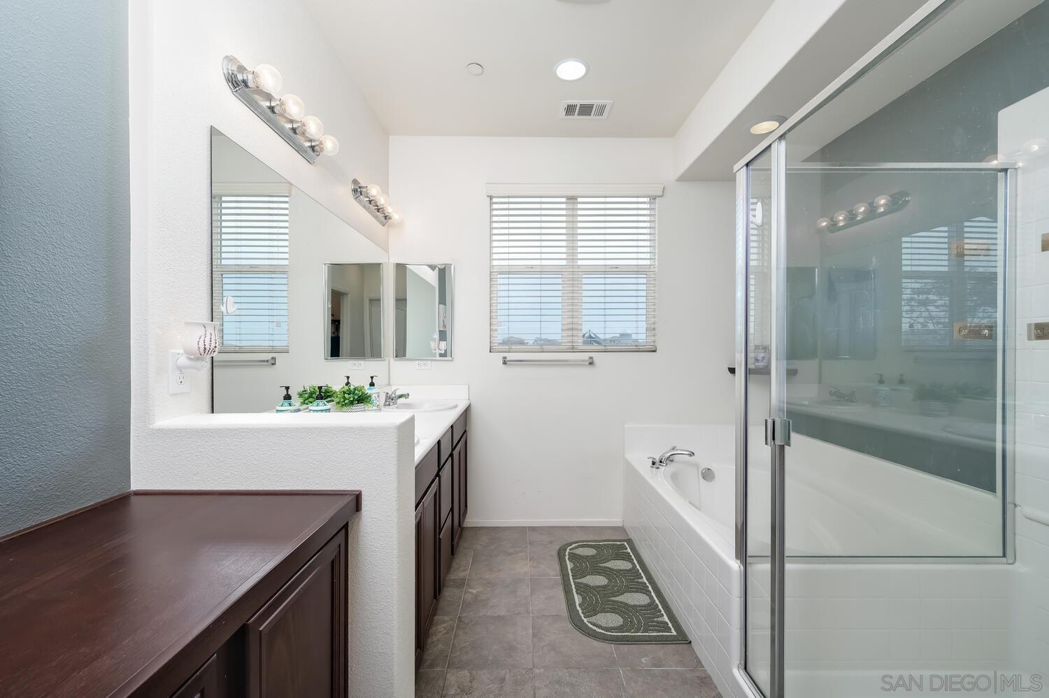 Detail Gallery Image 21 of 48 For 1345  Santa Diana Unit 5, Chula Vista,  CA 91913 - 5 Beds | 3/1 Baths