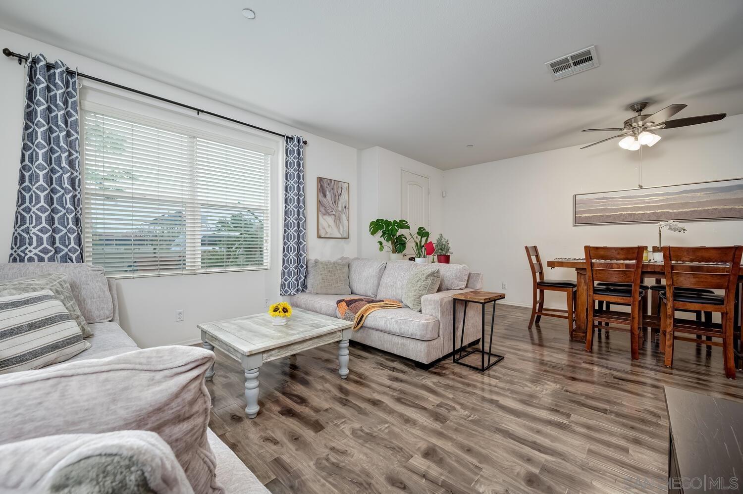 Detail Gallery Image 4 of 48 For 1345  Santa Diana Unit 5, Chula Vista,  CA 91913 - 5 Beds | 3/1 Baths