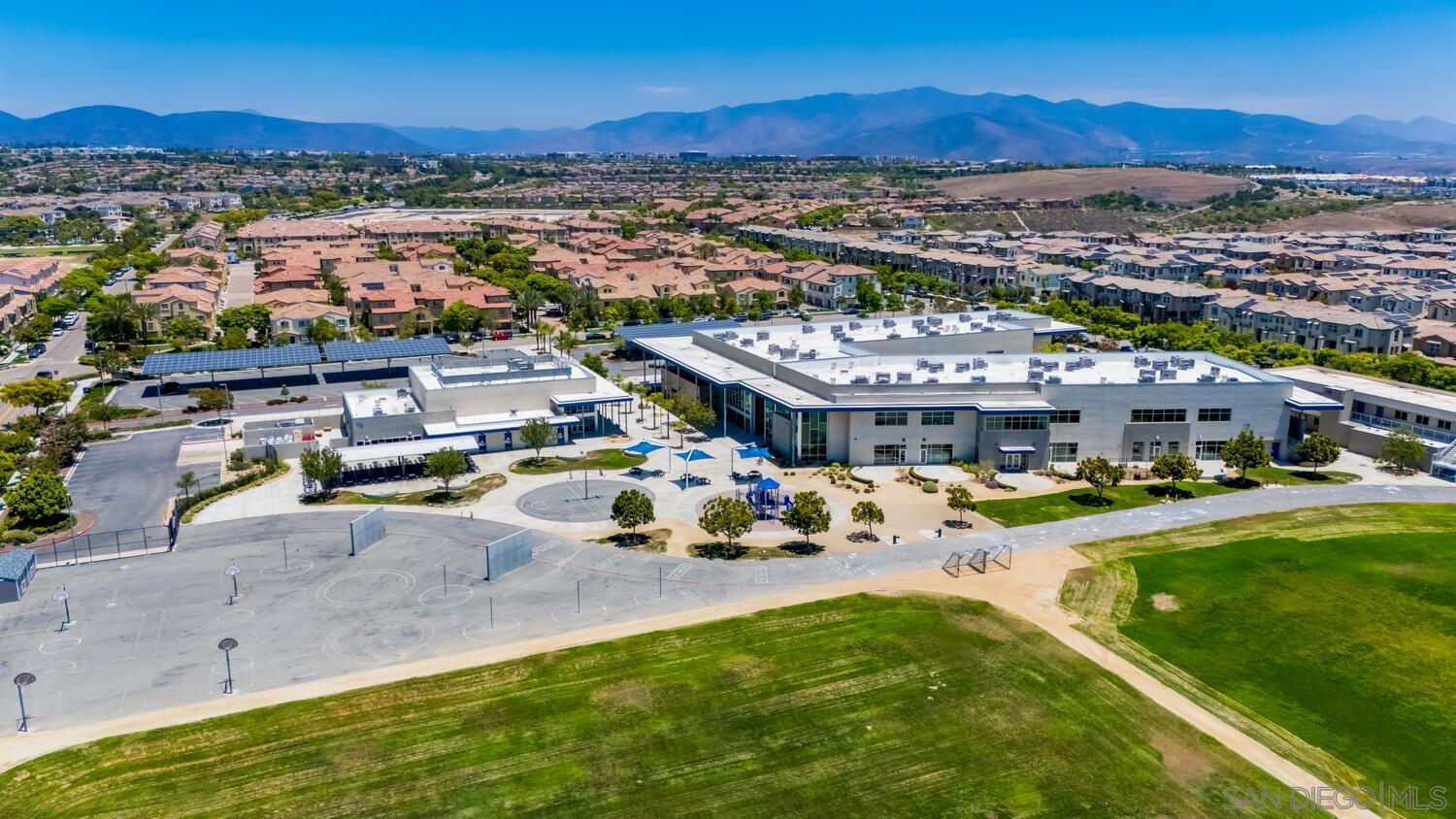 Detail Gallery Image 45 of 48 For 1345  Santa Diana Unit 5, Chula Vista,  CA 91913 - 5 Beds | 3/1 Baths