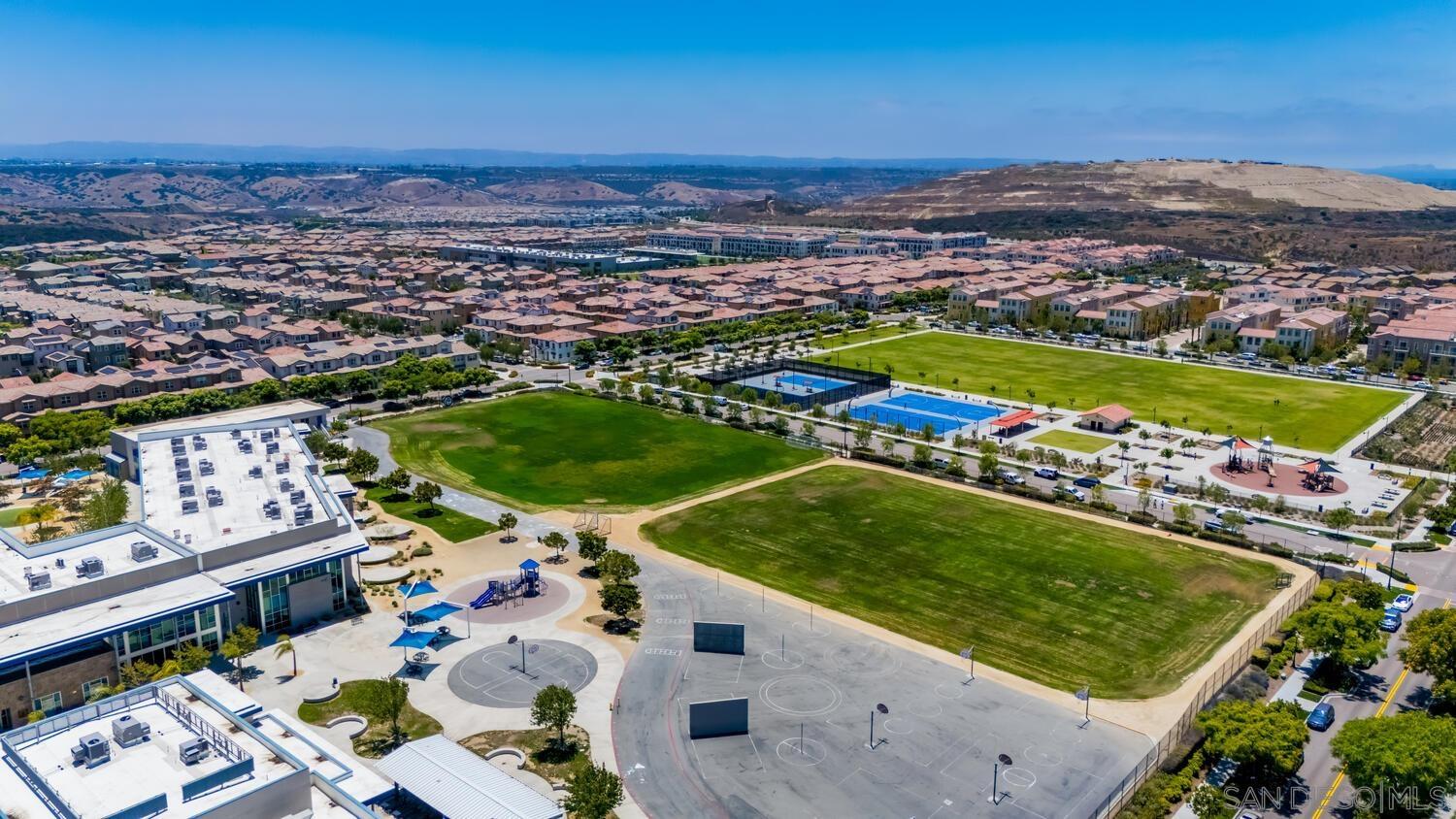 Detail Gallery Image 47 of 48 For 1345  Santa Diana Unit 5, Chula Vista,  CA 91913 - 5 Beds | 3/1 Baths