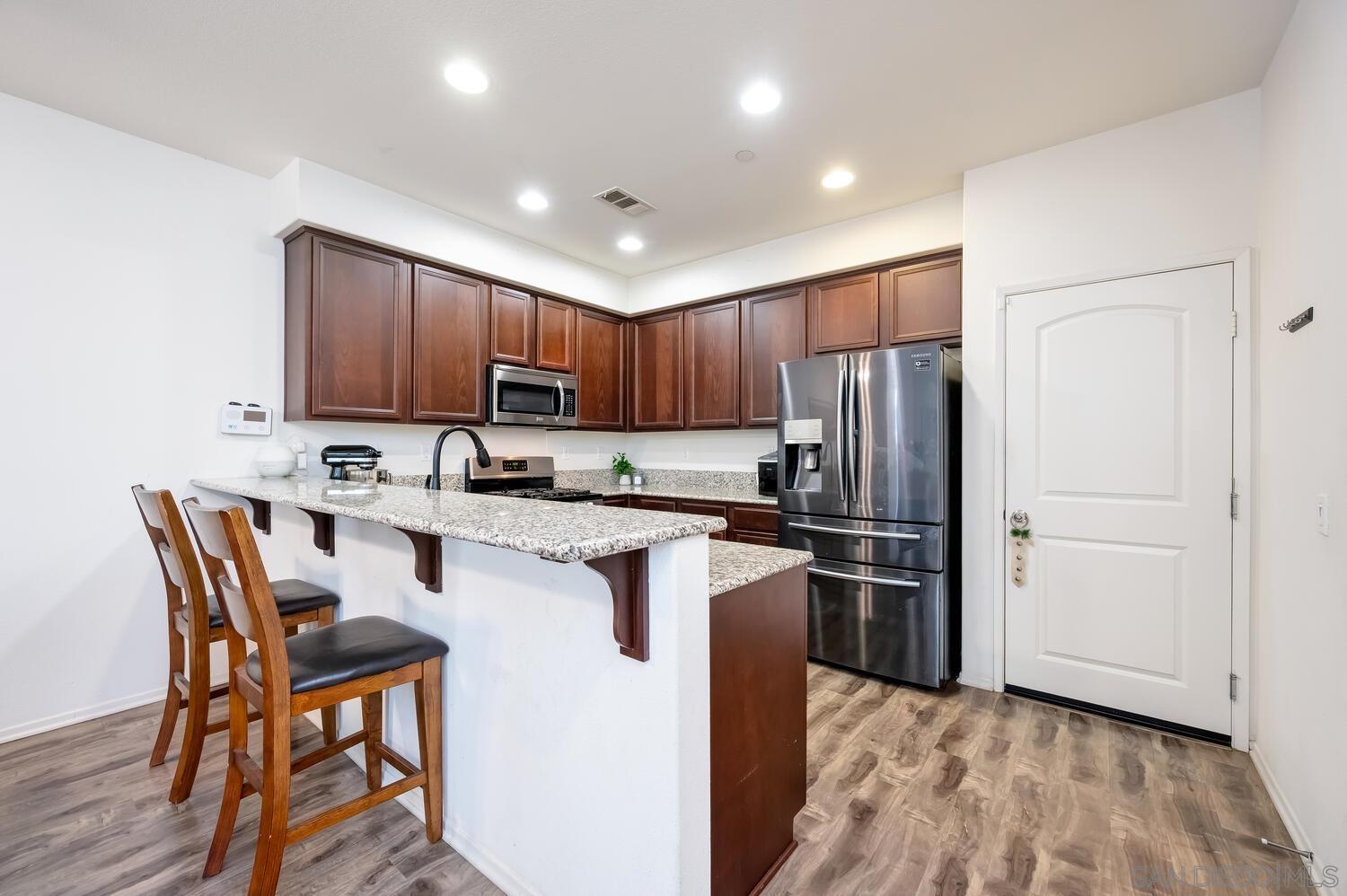 Detail Gallery Image 9 of 48 For 1345  Santa Diana Unit 5, Chula Vista,  CA 91913 - 5 Beds | 3/1 Baths