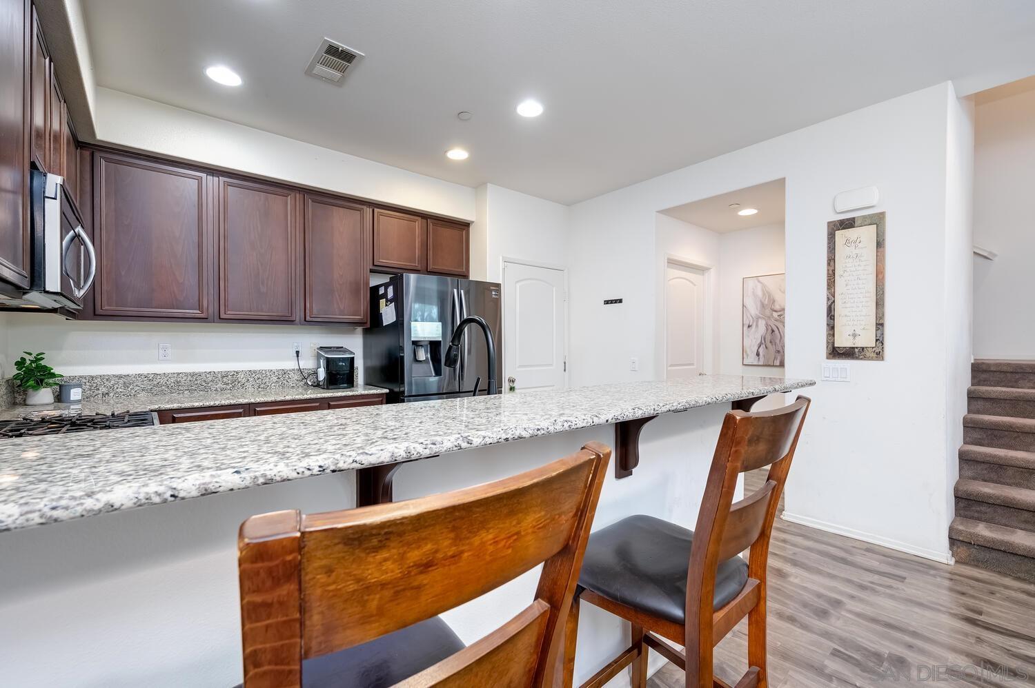 Detail Gallery Image 10 of 48 For 1345  Santa Diana Unit 5, Chula Vista,  CA 91913 - 5 Beds | 3/1 Baths