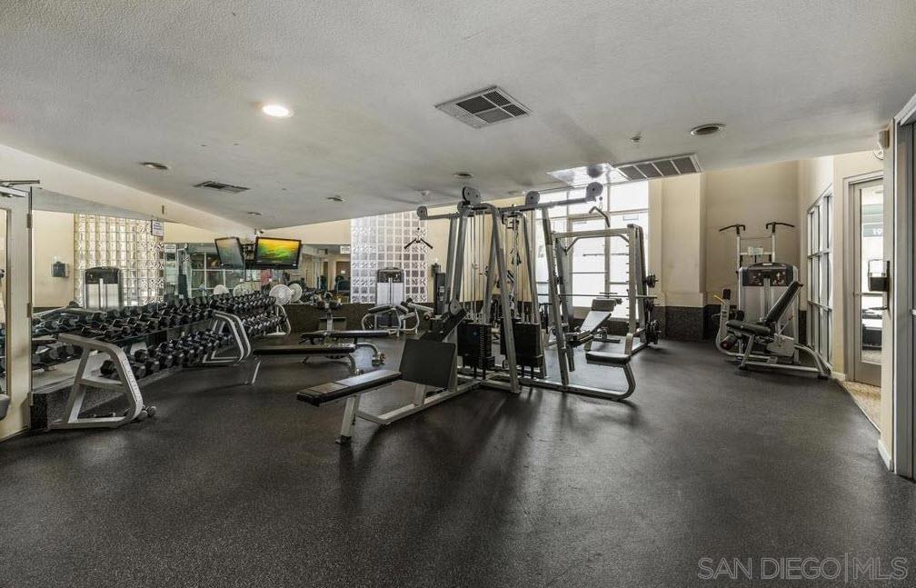 Detail Gallery Image 4 of 7 For Front, San Diego,  CA 92101 - 1 Beds | 1 Baths