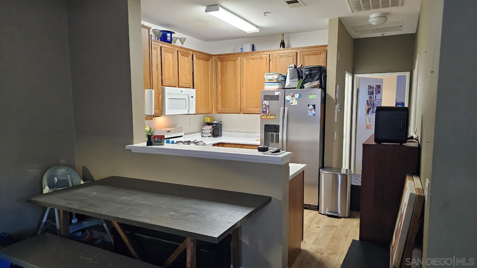 Detail Gallery Image 7 of 19 For 14510  Camino De La Luna  #6,  San Diego,  CA 92127 - 2 Beds | 2 Baths