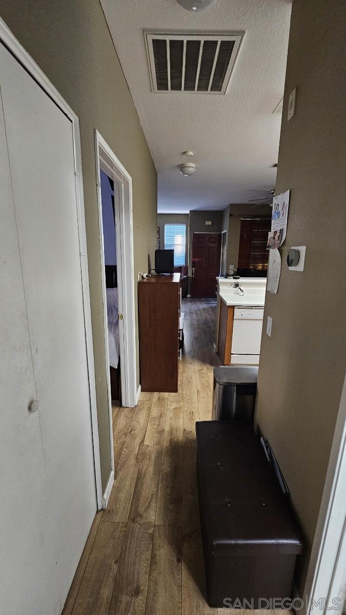 Detail Gallery Image 8 of 19 For 14510  Camino De La Luna  #6,  San Diego,  CA 92127 - 2 Beds | 2 Baths