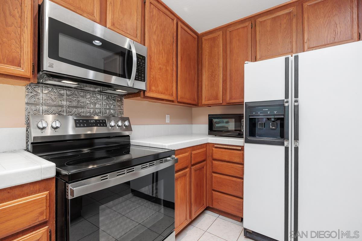 Detail Gallery Image 14 of 27 For 4445  Sunburst Dirve, Oceanside,  CA 92056 - 4 Beds | 2 Baths