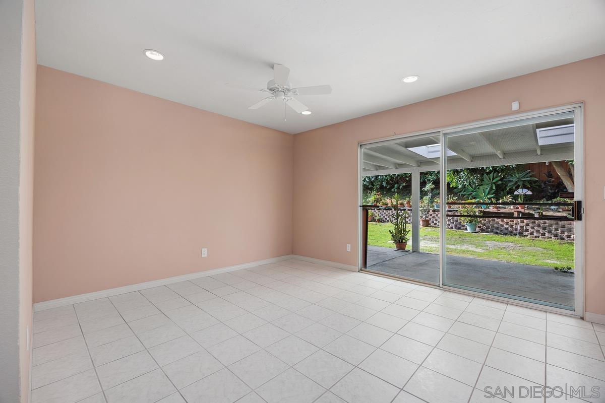 Detail Gallery Image 10 of 27 For 4445  Sunburst Dirve, Oceanside,  CA 92056 - 4 Beds | 2 Baths