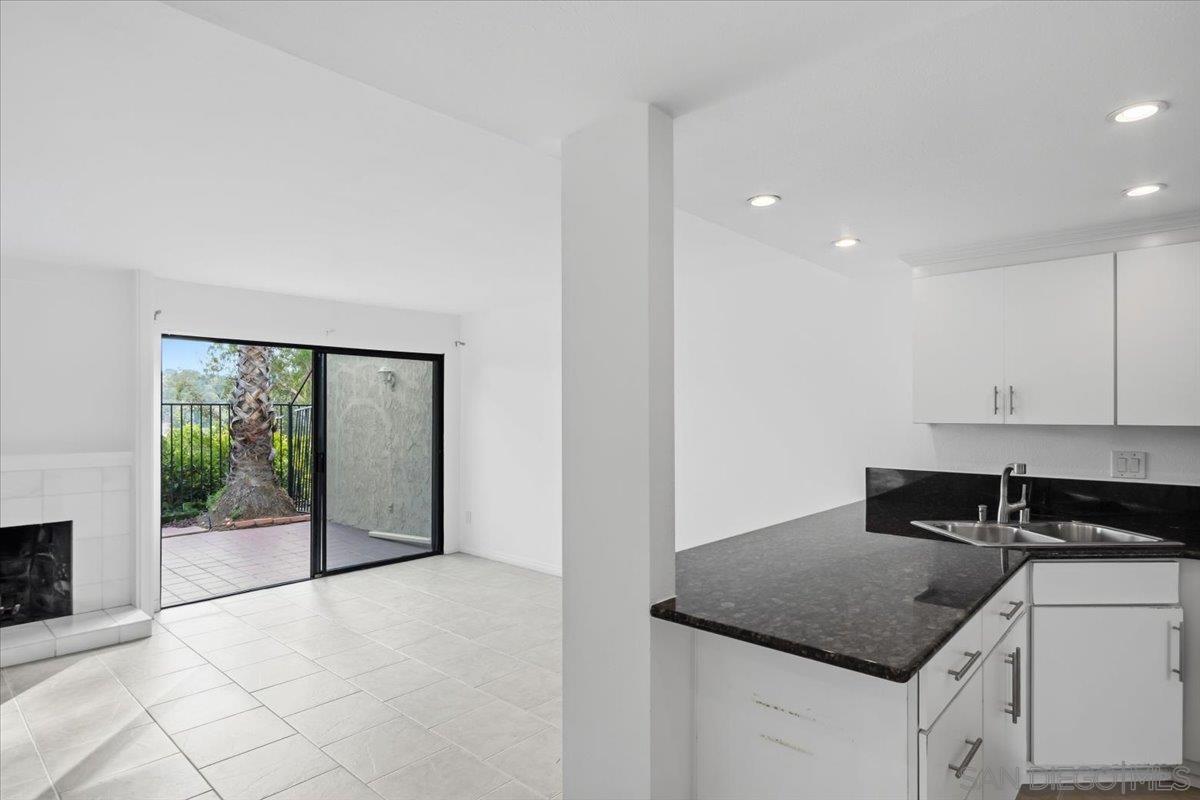 Detail Gallery Image 21 of 66 For 8725  Caminito Abrazo, La Jolla,  CA 92037 - 4 Beds | 2/1 Baths