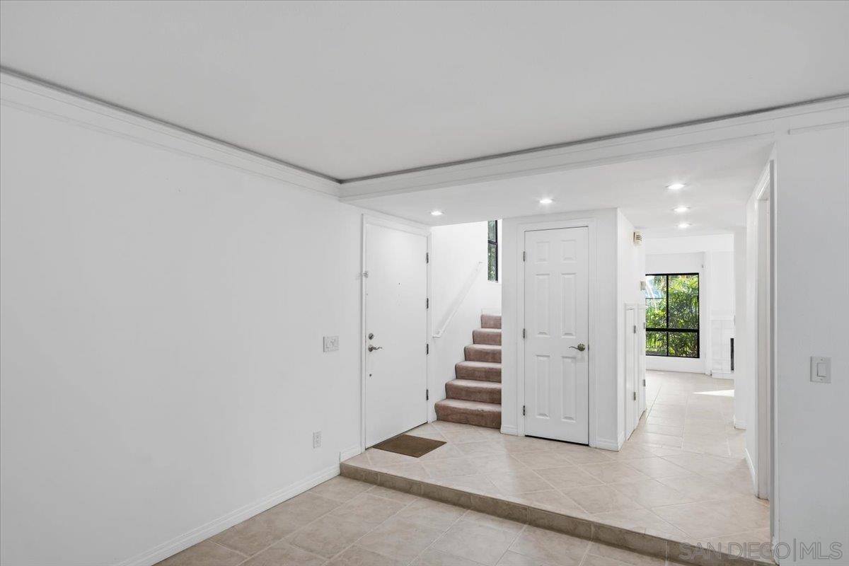 Detail Gallery Image 24 of 66 For 8725  Caminito Abrazo, La Jolla,  CA 92037 - 4 Beds | 2/1 Baths