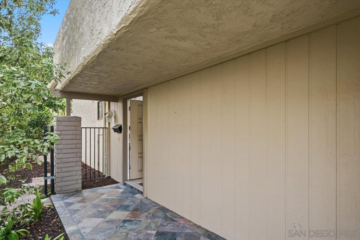 Detail Gallery Image 27 of 66 For 8725  Caminito Abrazo, La Jolla,  CA 92037 - 4 Beds | 2/1 Baths