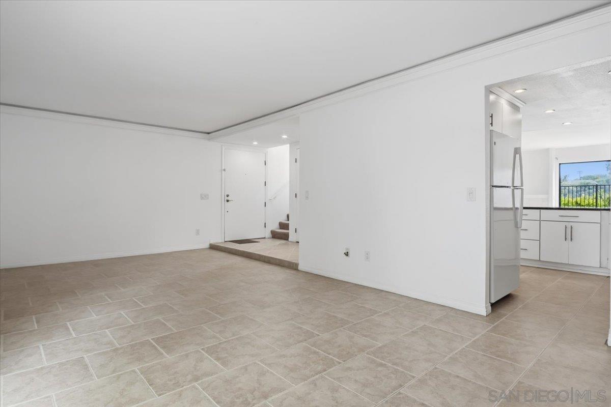 Detail Gallery Image 4 of 66 For 8725  Caminito Abrazo, La Jolla,  CA 92037 - 4 Beds | 2/1 Baths