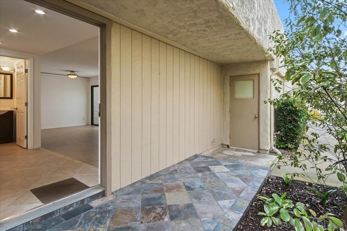 Detail Gallery Image 32 of 66 For 8725  Caminito Abrazo, La Jolla,  CA 92037 - 4 Beds | 2/1 Baths