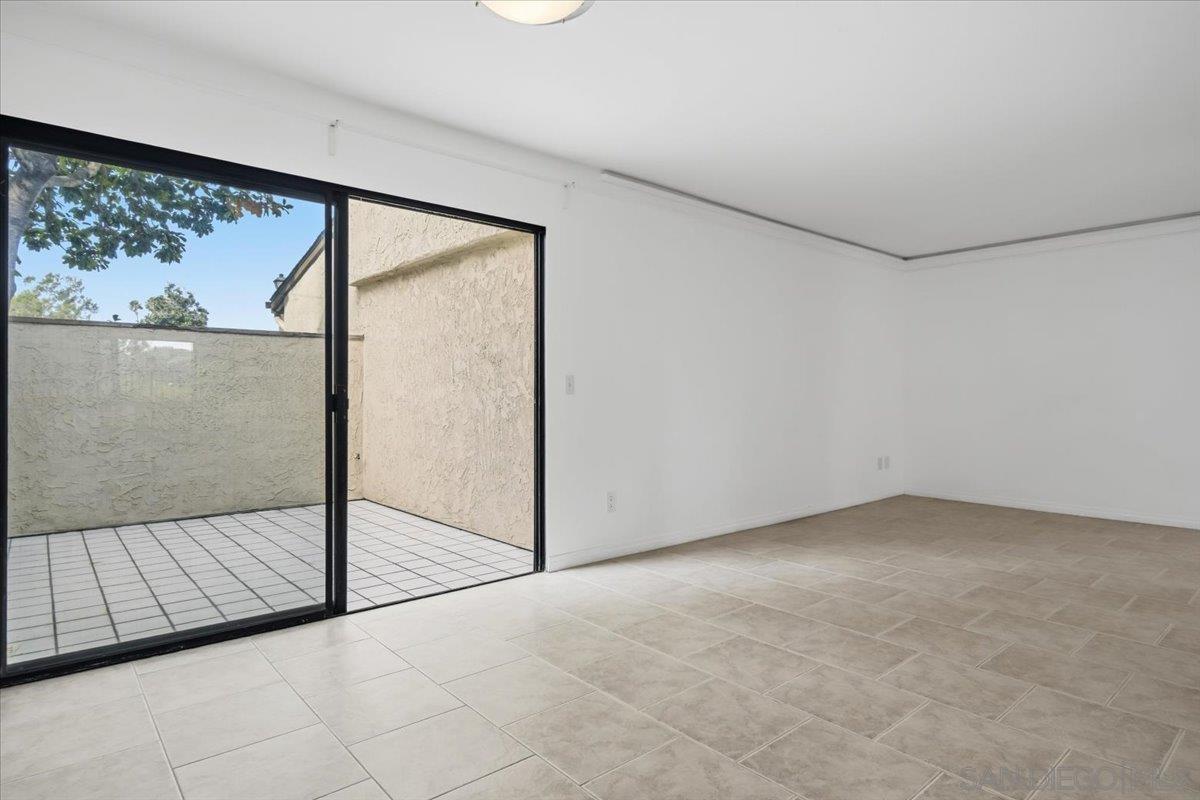 Detail Gallery Image 5 of 66 For 8725  Caminito Abrazo, La Jolla,  CA 92037 - 4 Beds | 2/1 Baths