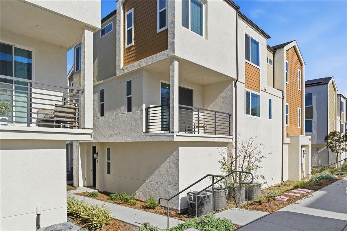 Front Image Thumbnail for SD260001953