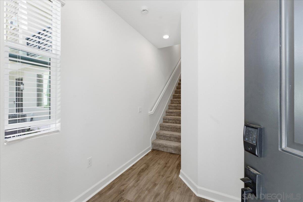 Detail Gallery Image 3 of 39 For 850  Kili St  #7,  Chula Vista,  CA 91911 - 3 Beds | 2/1 Baths