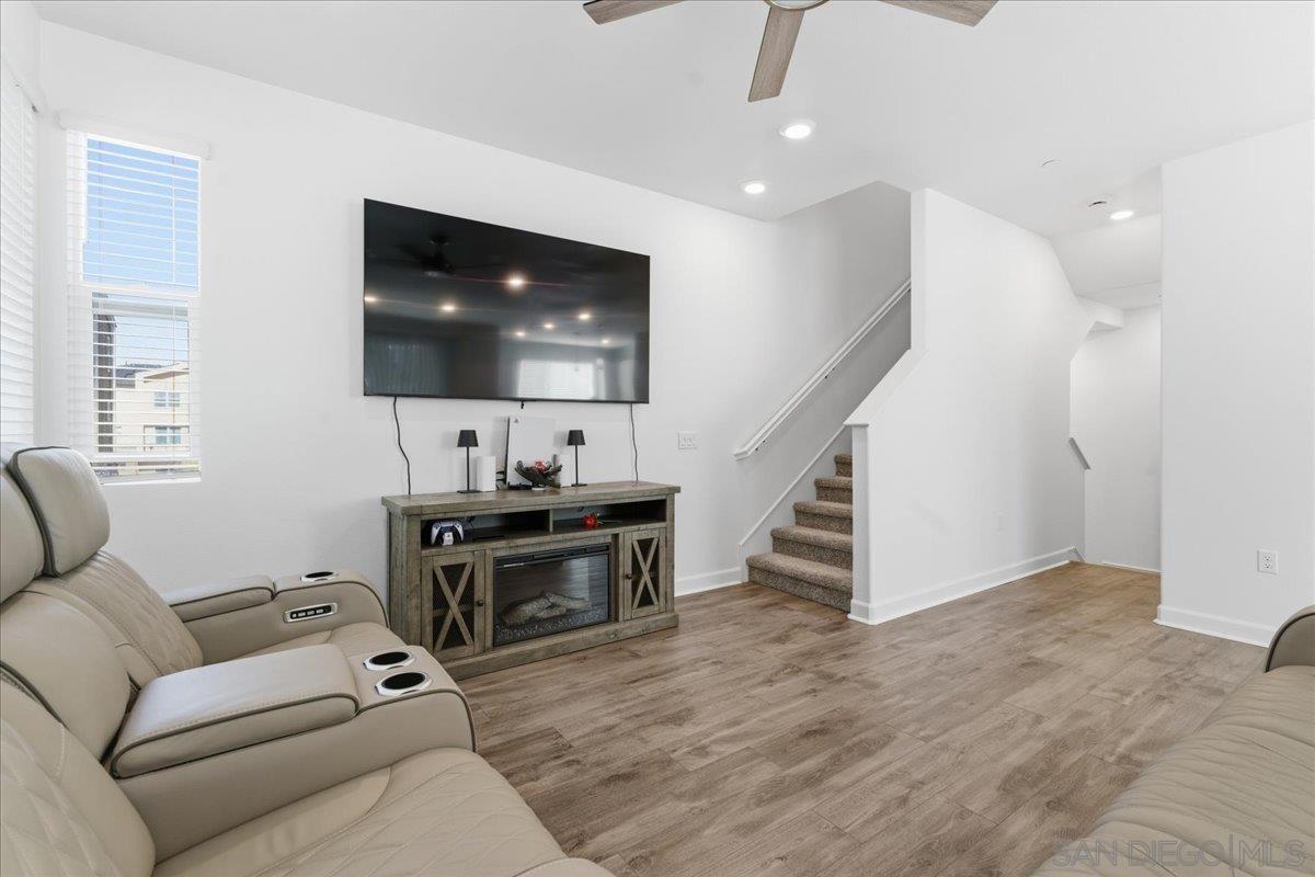 Detail Gallery Image 6 of 39 For 850  Kili St  #7,  Chula Vista,  CA 91911 - 3 Beds | 2/1 Baths