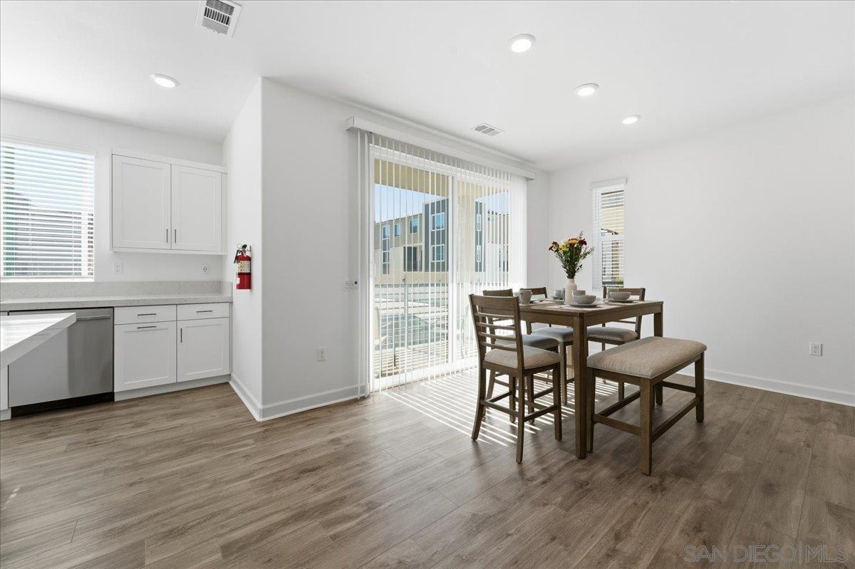 Detail Gallery Image 8 of 39 For 850  Kili St  #7,  Chula Vista,  CA 91911 - 3 Beds | 2/1 Baths