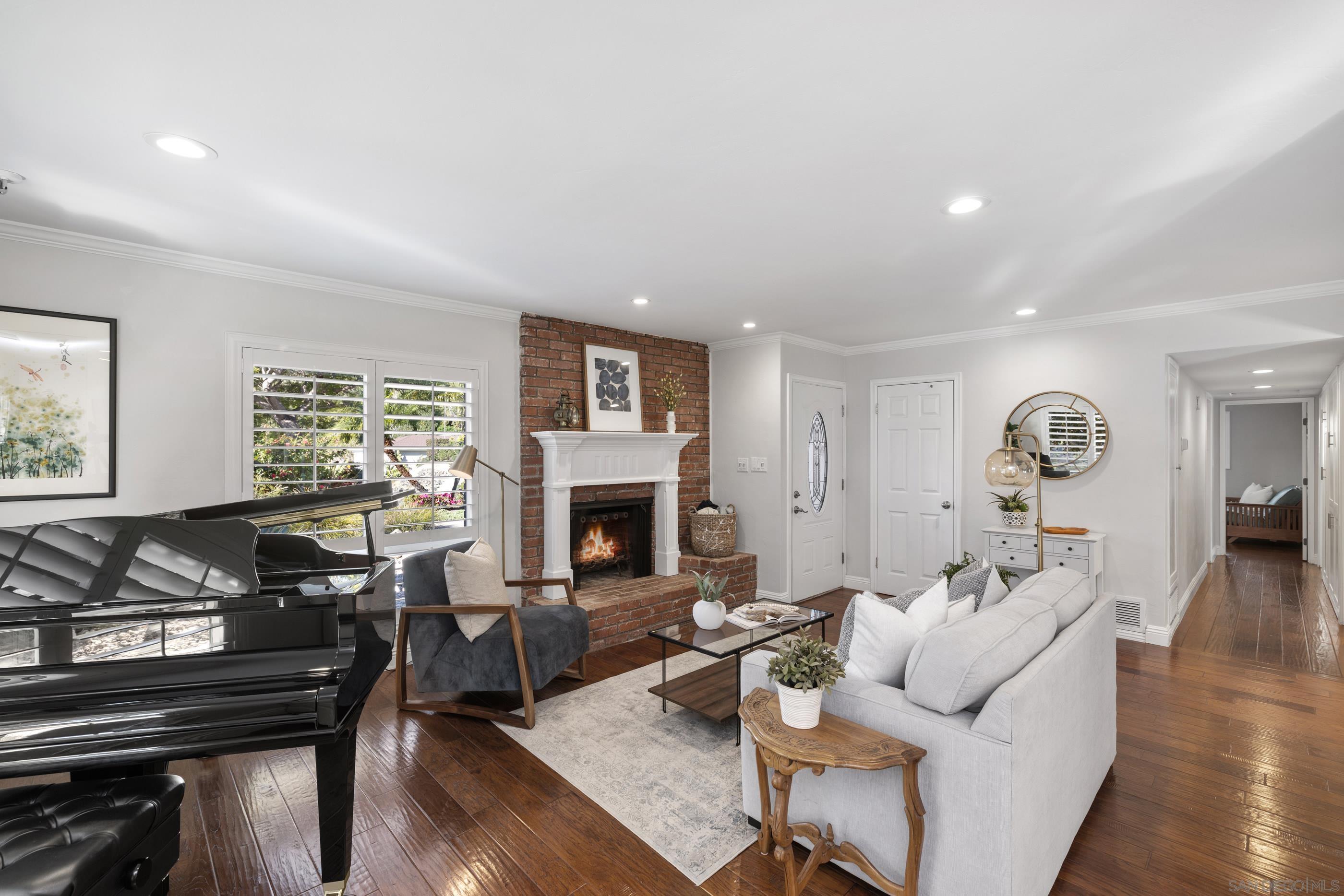 Detail Gallery Image 2 of 28 For 5606  Adobe Falls Pl, San Diego,  CA 92120 - 3 Beds | 2 Baths