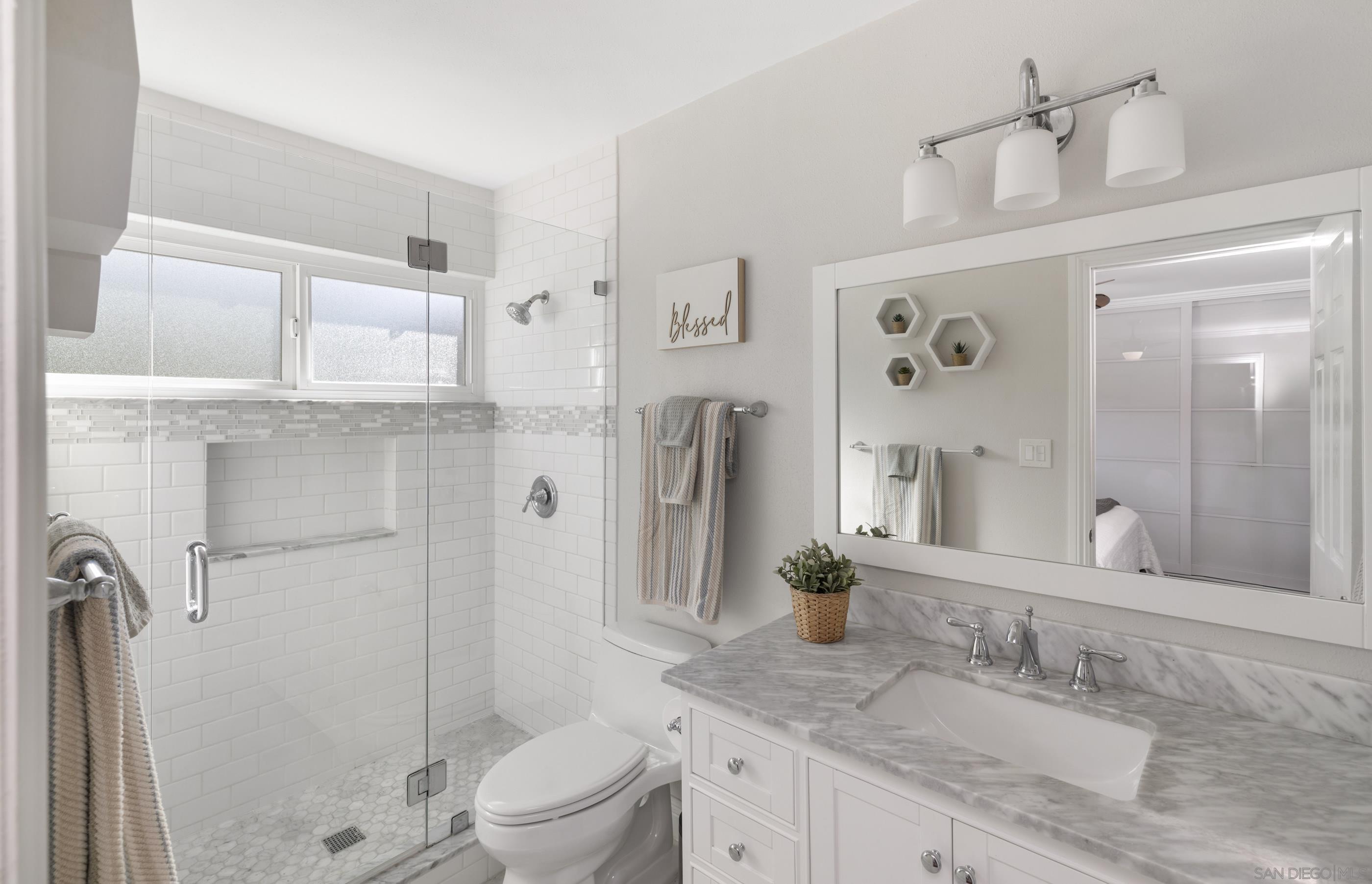 Detail Gallery Image 13 of 28 For 5606  Adobe Falls Pl, San Diego,  CA 92120 - 3 Beds | 2 Baths