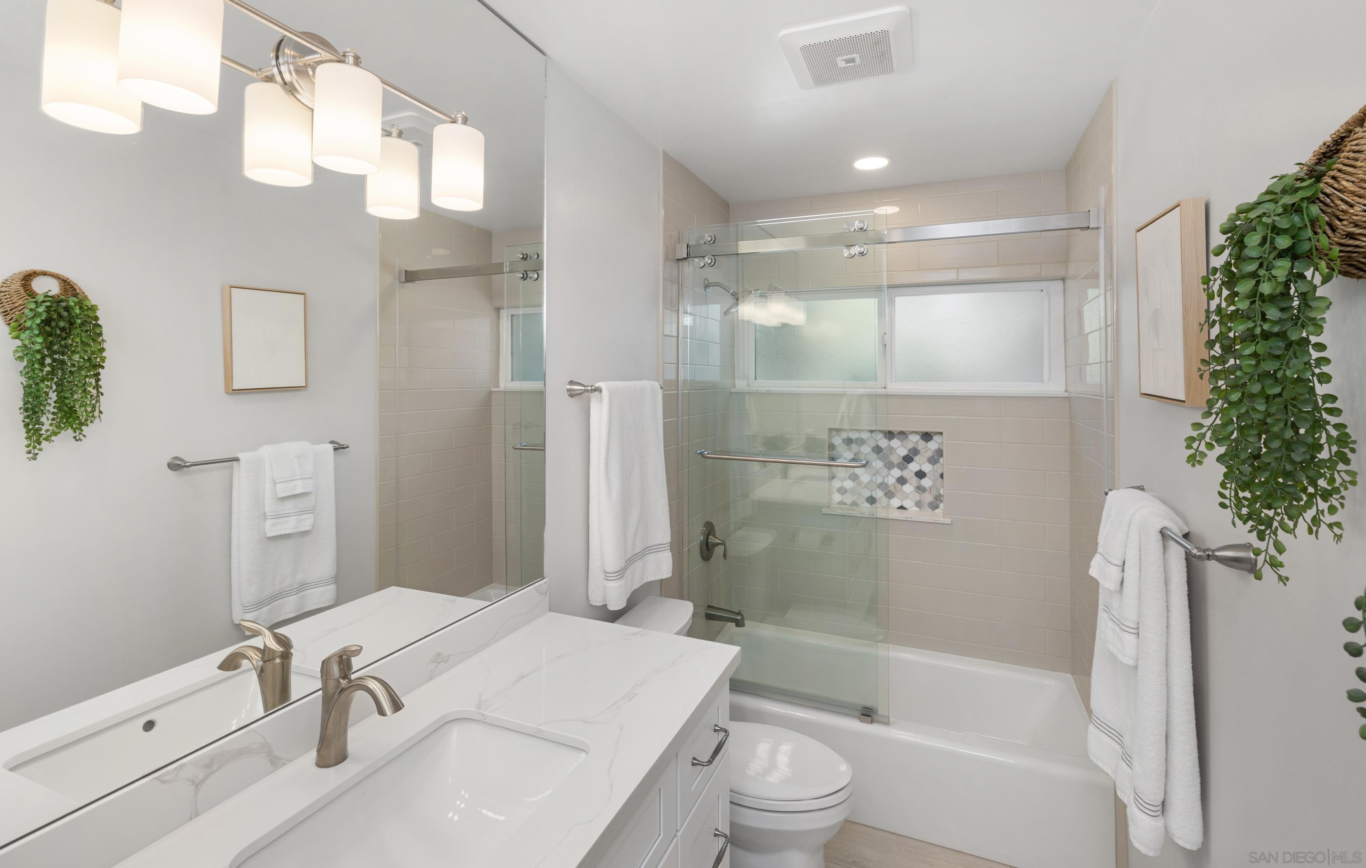 Detail Gallery Image 16 of 28 For 5606  Adobe Falls Pl, San Diego,  CA 92120 - 3 Beds | 2 Baths