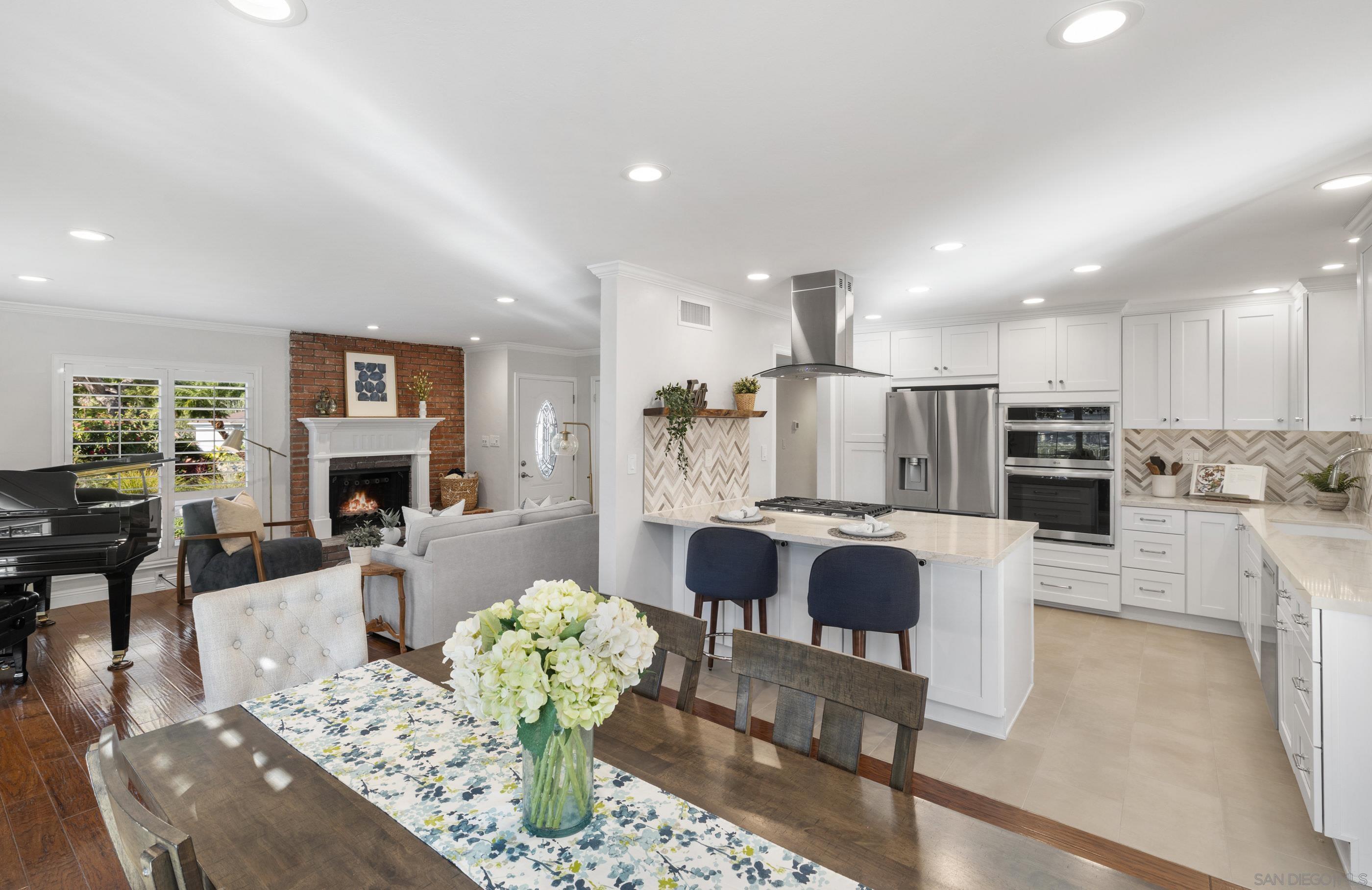 Detail Gallery Image 3 of 28 For 5606  Adobe Falls Pl, San Diego,  CA 92120 - 3 Beds | 2 Baths