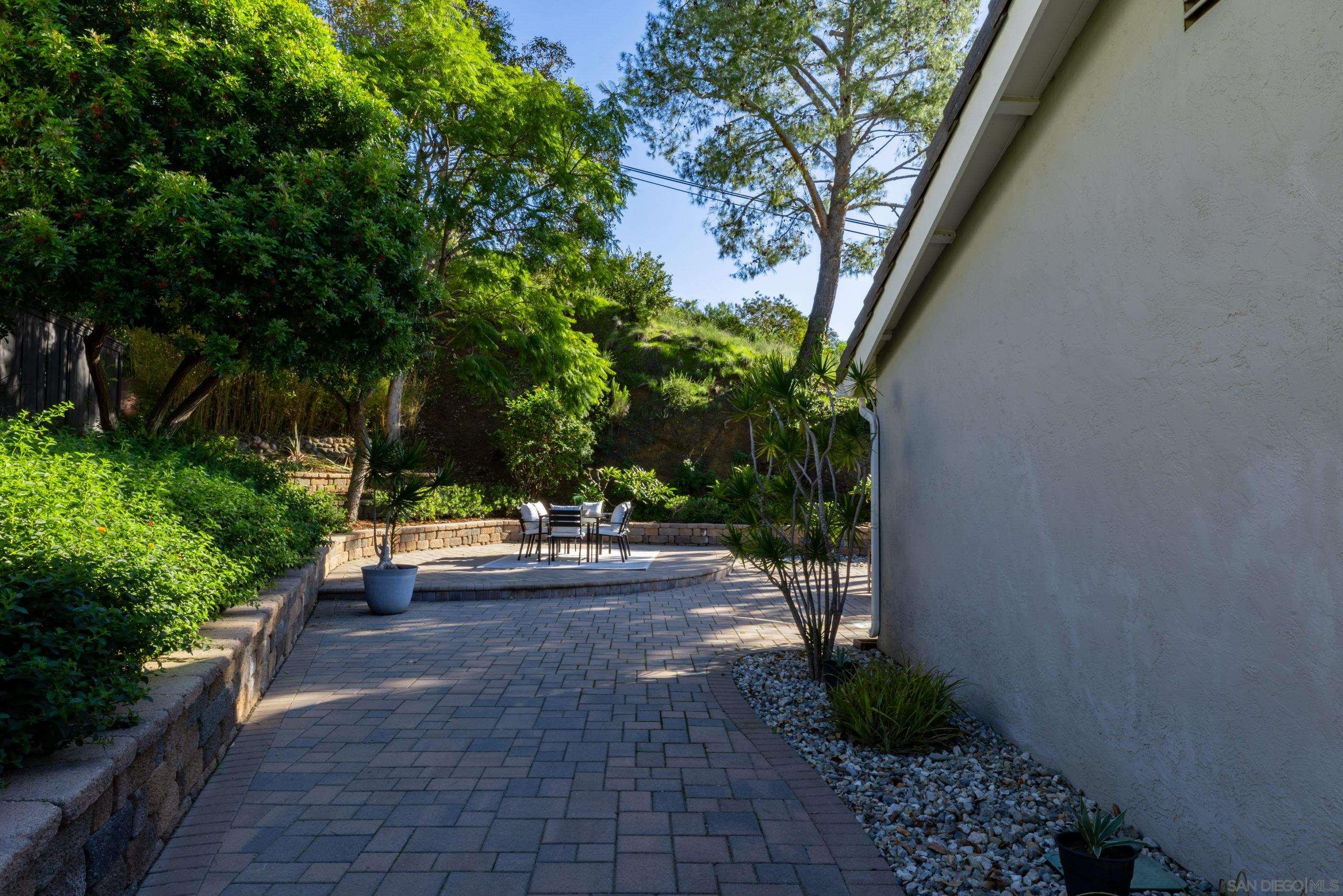 Detail Gallery Image 24 of 28 For 5606  Adobe Falls Pl, San Diego,  CA 92120 - 3 Beds | 2 Baths