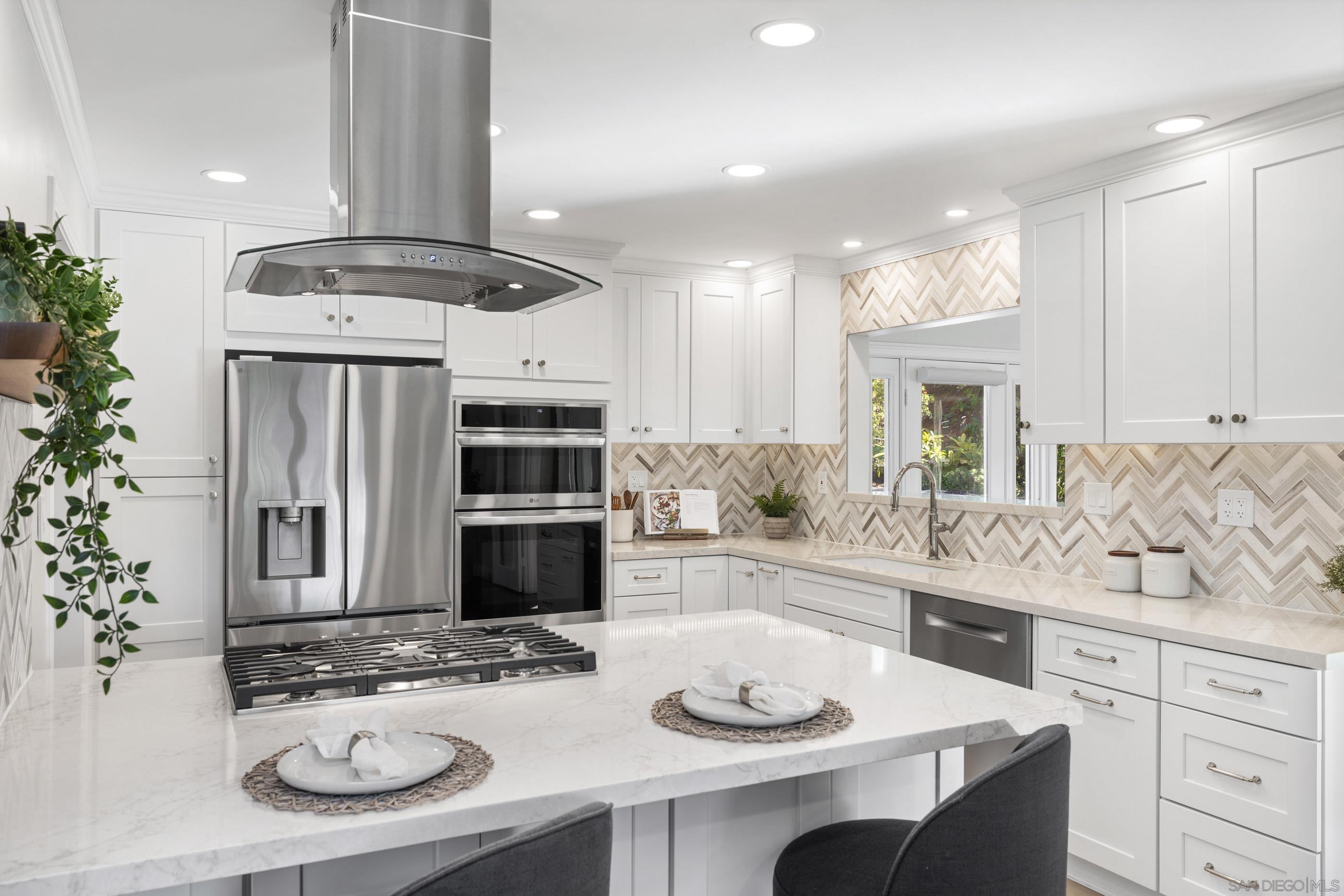 Detail Gallery Image 4 of 28 For 5606  Adobe Falls Pl, San Diego,  CA 92120 - 3 Beds | 2 Baths