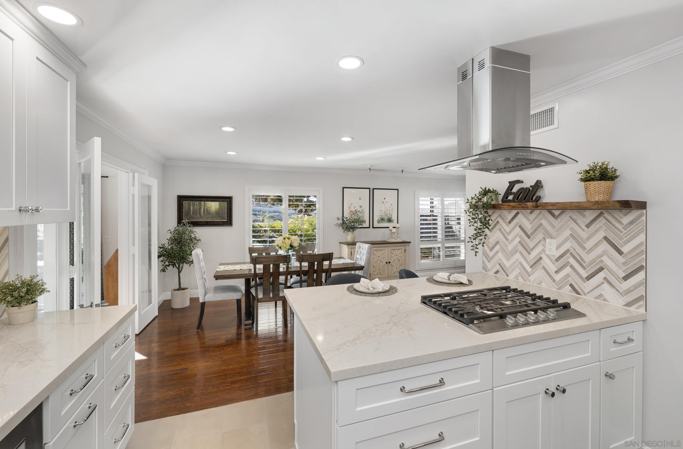 Detail Gallery Image 6 of 28 For 5606  Adobe Falls Pl, San Diego,  CA 92120 - 3 Beds | 2 Baths