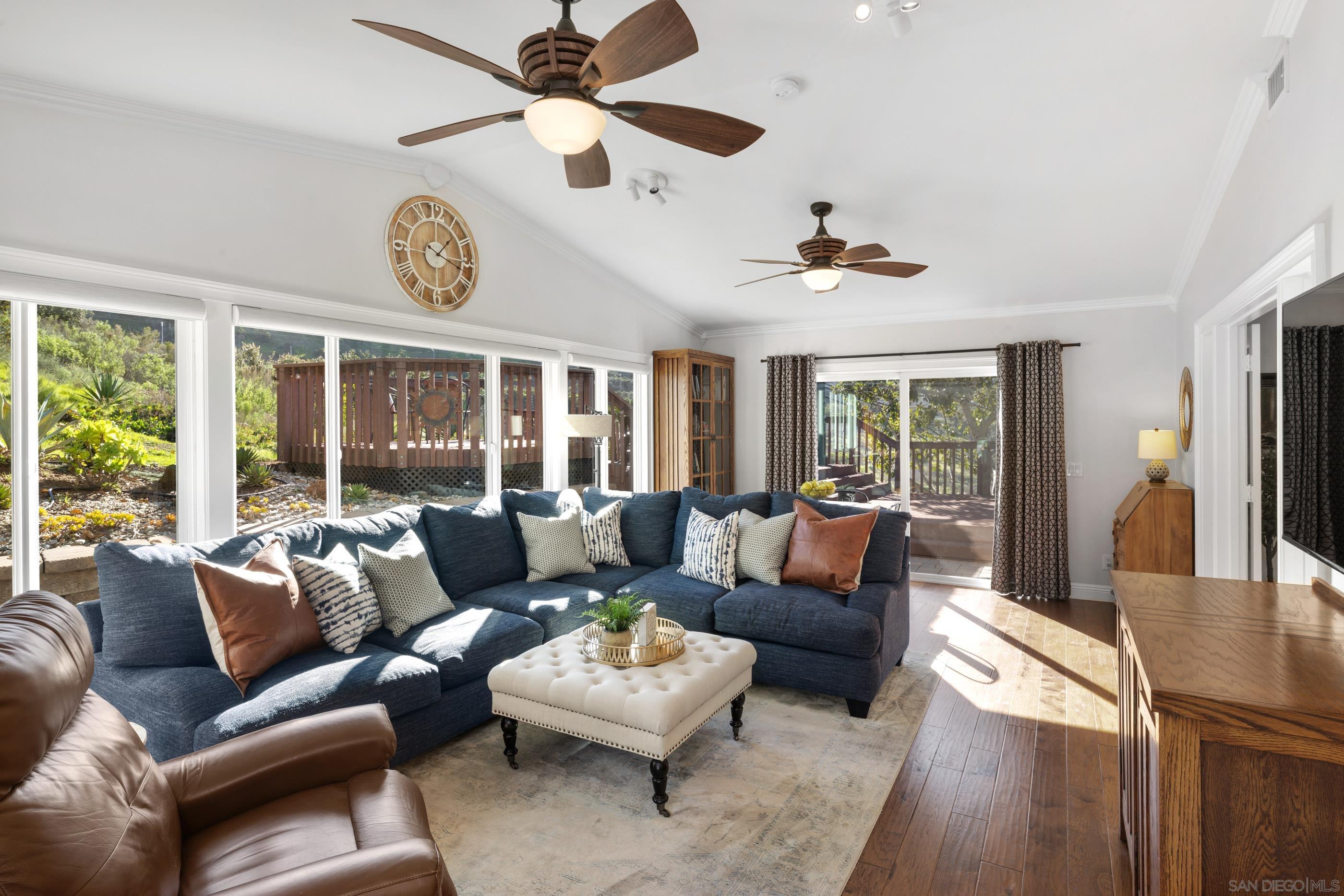 Detail Gallery Image 10 of 28 For 5606  Adobe Falls Pl, San Diego,  CA 92120 - 3 Beds | 2 Baths