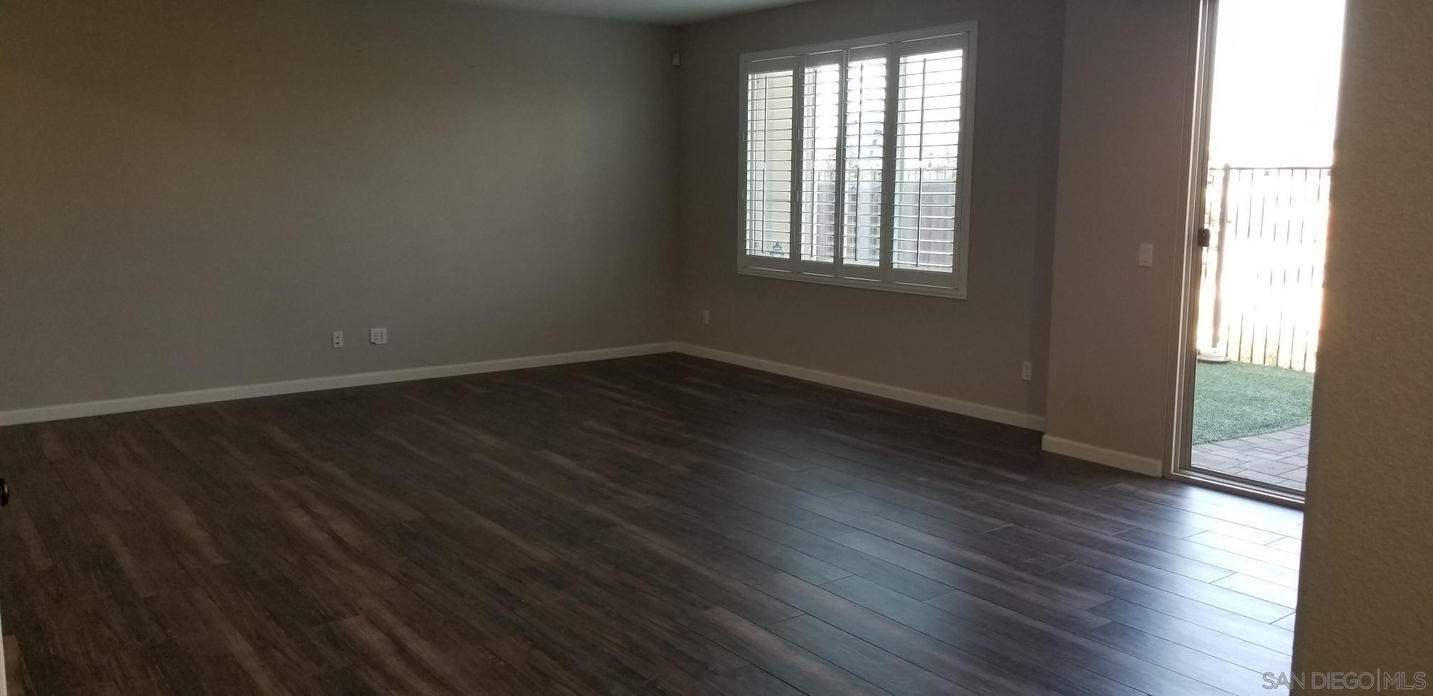 Detail Gallery Image 4 of 23 For 2236  Antonio  20, Chula Vista,  CA 91915 - 4 Beds | 3 Baths