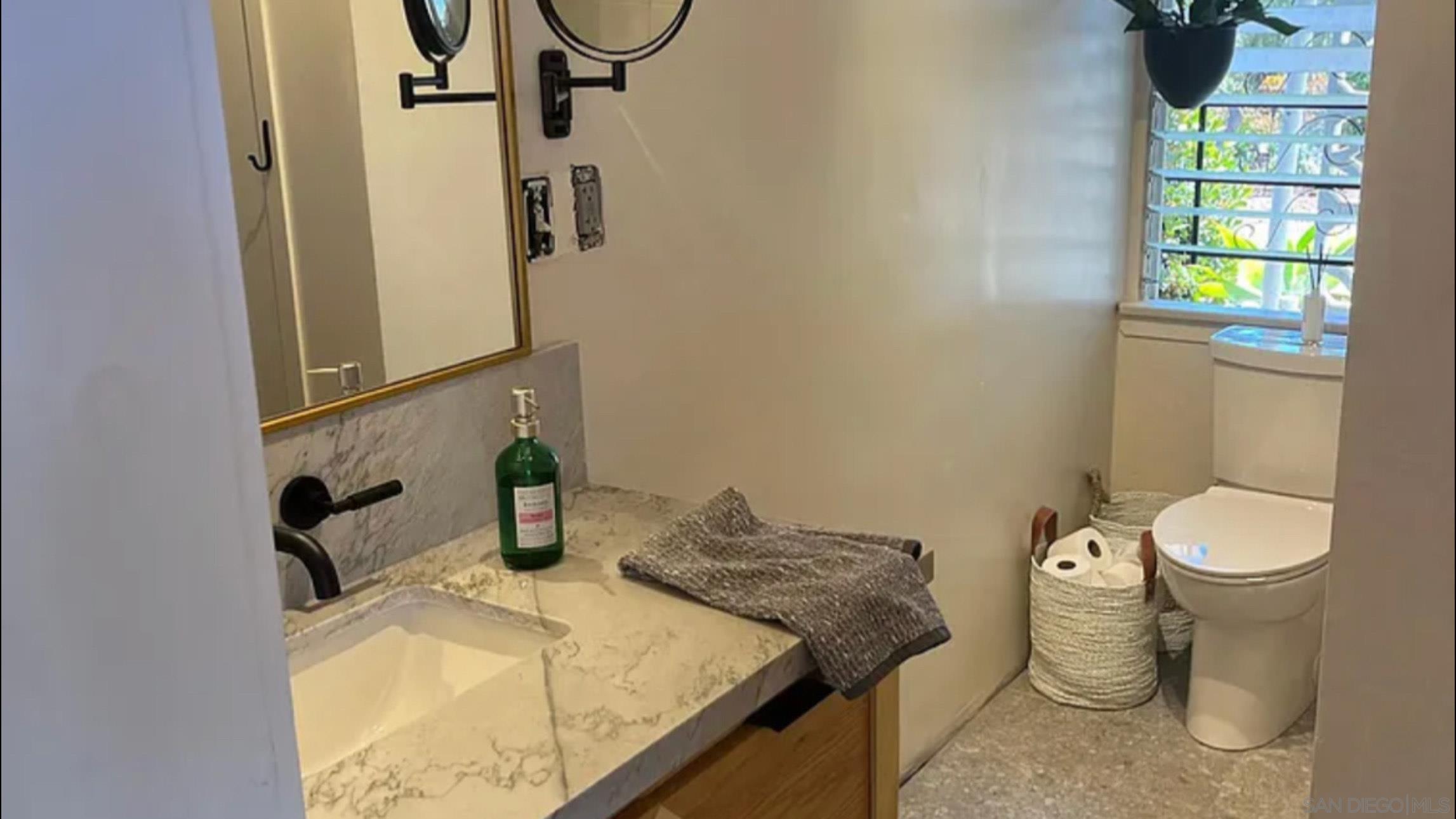 Detail Gallery Image 11 of 29 For 630  Cortez Ave, Vista,  CA 92084 - 3 Beds | 2/1 Baths