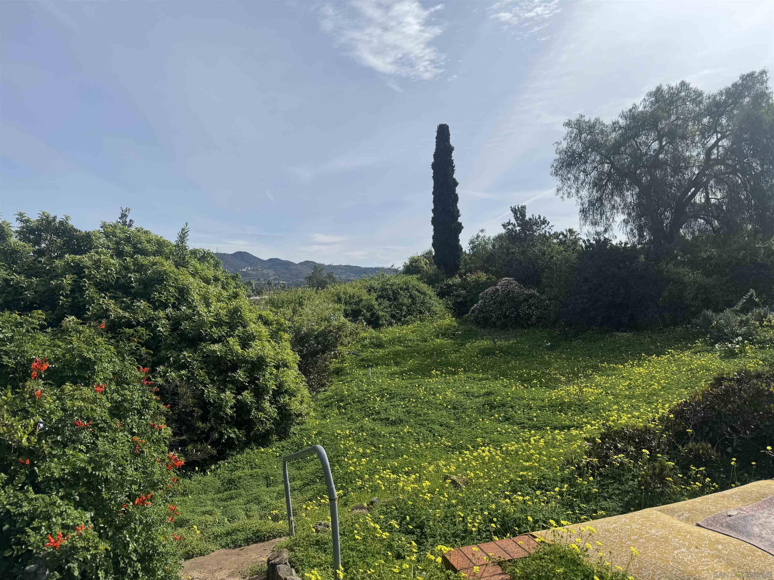 Detail Gallery Image 14 of 29 For 630  Cortez Ave, Vista,  CA 92084 - 3 Beds | 2/1 Baths