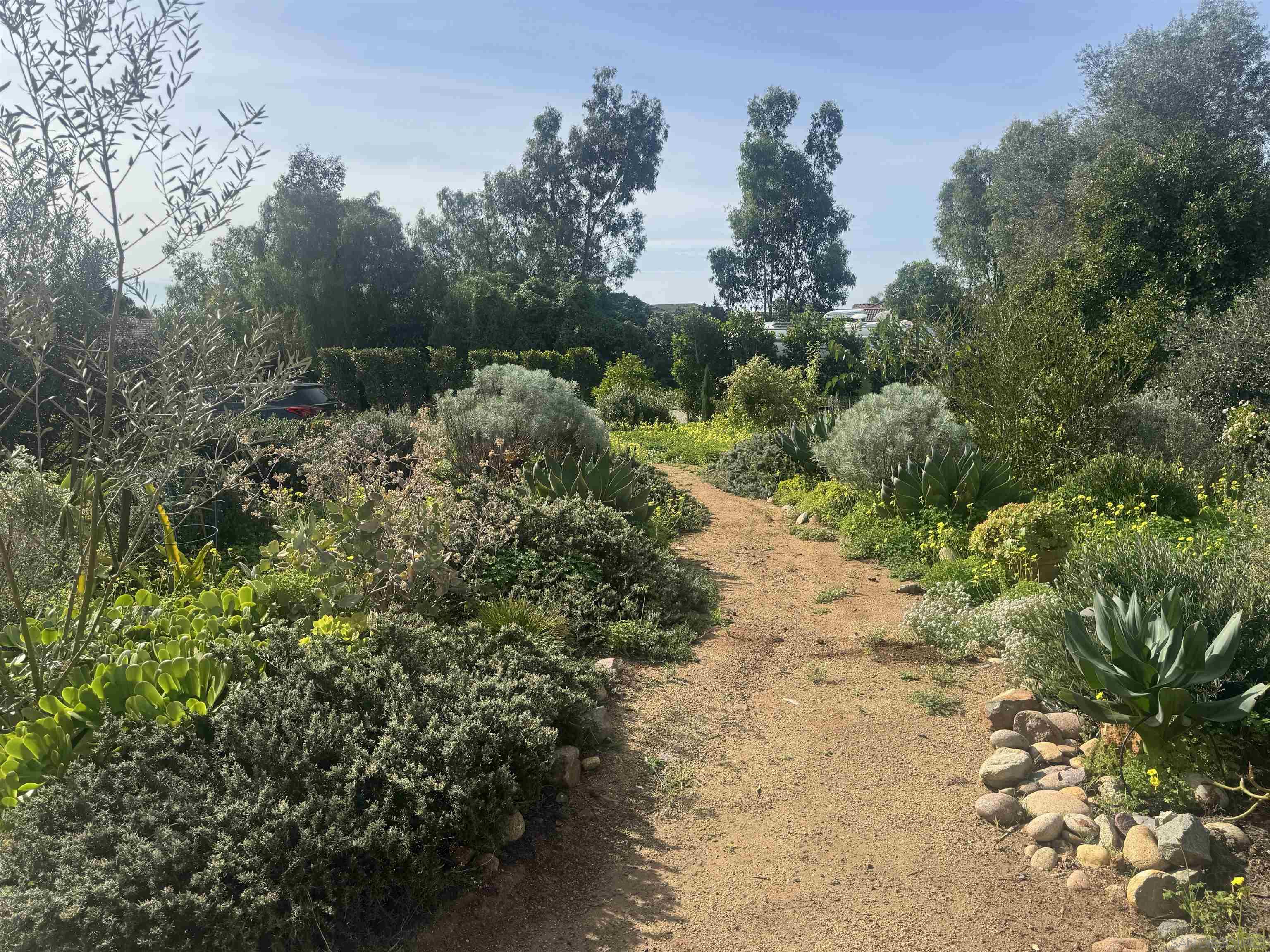 Detail Gallery Image 20 of 29 For 630  Cortez Ave, Vista,  CA 92084 - 3 Beds | 2/1 Baths