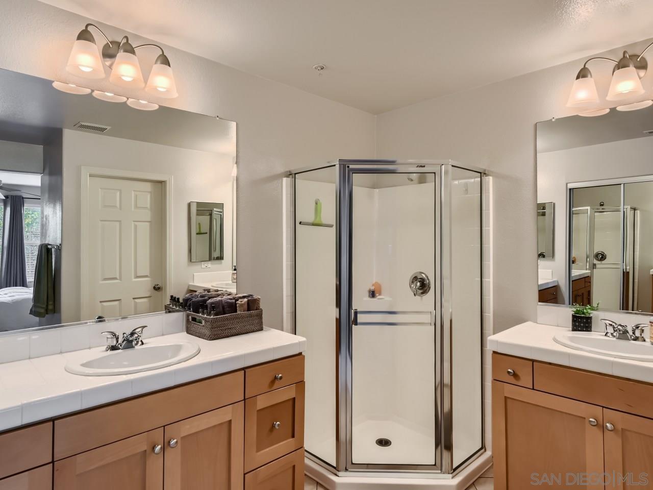 Detail Gallery Image 15 of 25 For 8761  Plaza Park Ln, San Diego,  CA 92123 - 2 Beds | 2/1 Baths