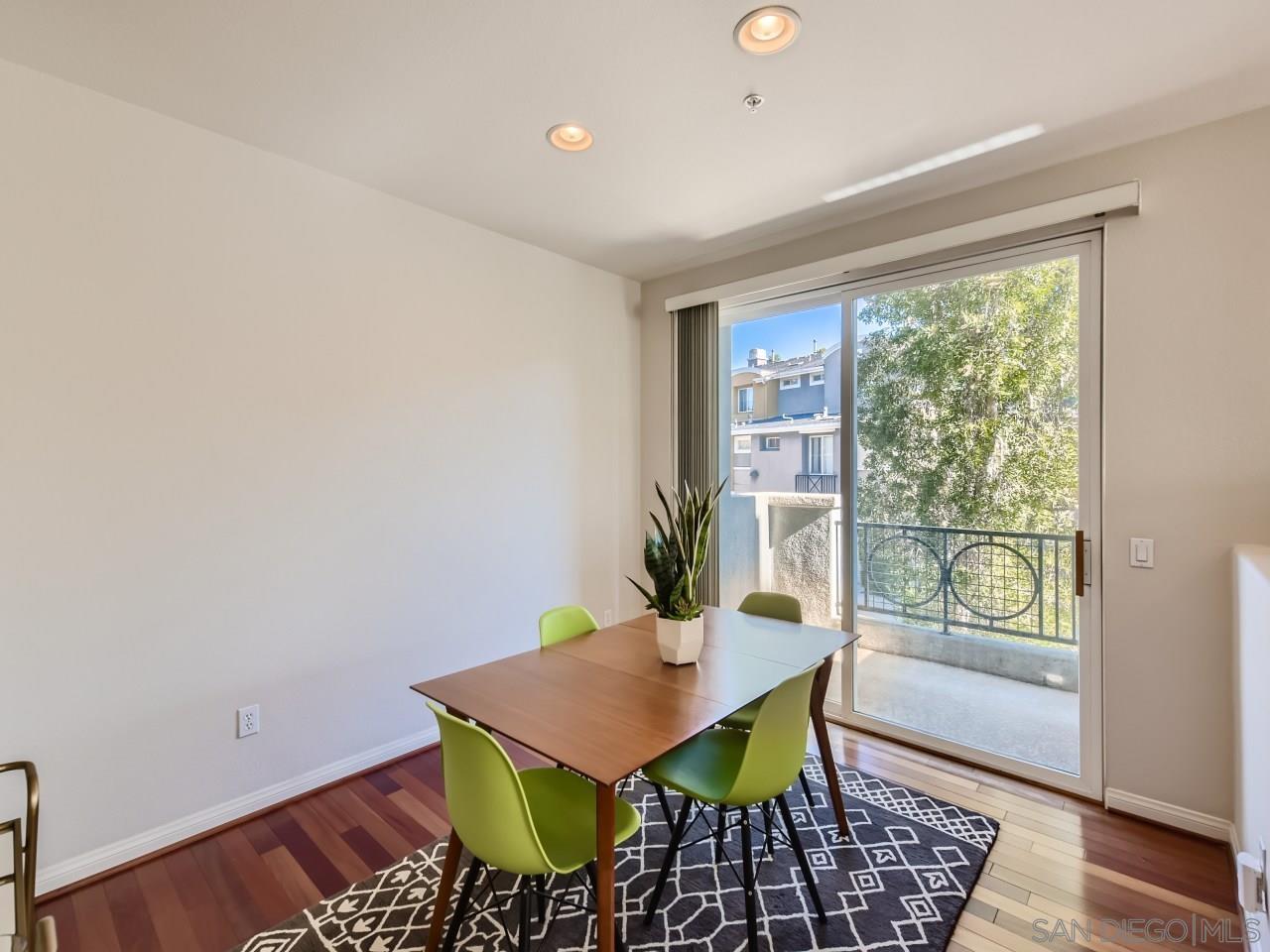 Detail Gallery Image 6 of 25 For 8761  Plaza Park Ln, San Diego,  CA 92123 - 2 Beds | 2/1 Baths