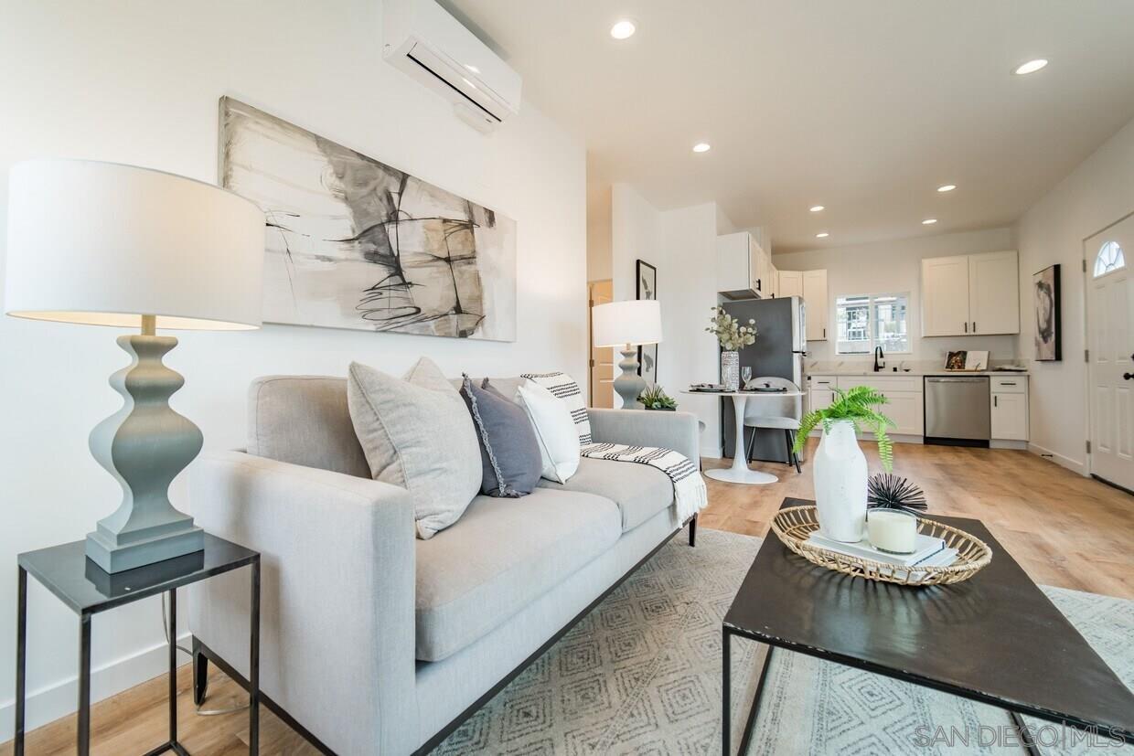 Detail Gallery Image 11 of 24 For 6737  Thomson Court, San Diego,  CA 92111 - – Beds | – Baths