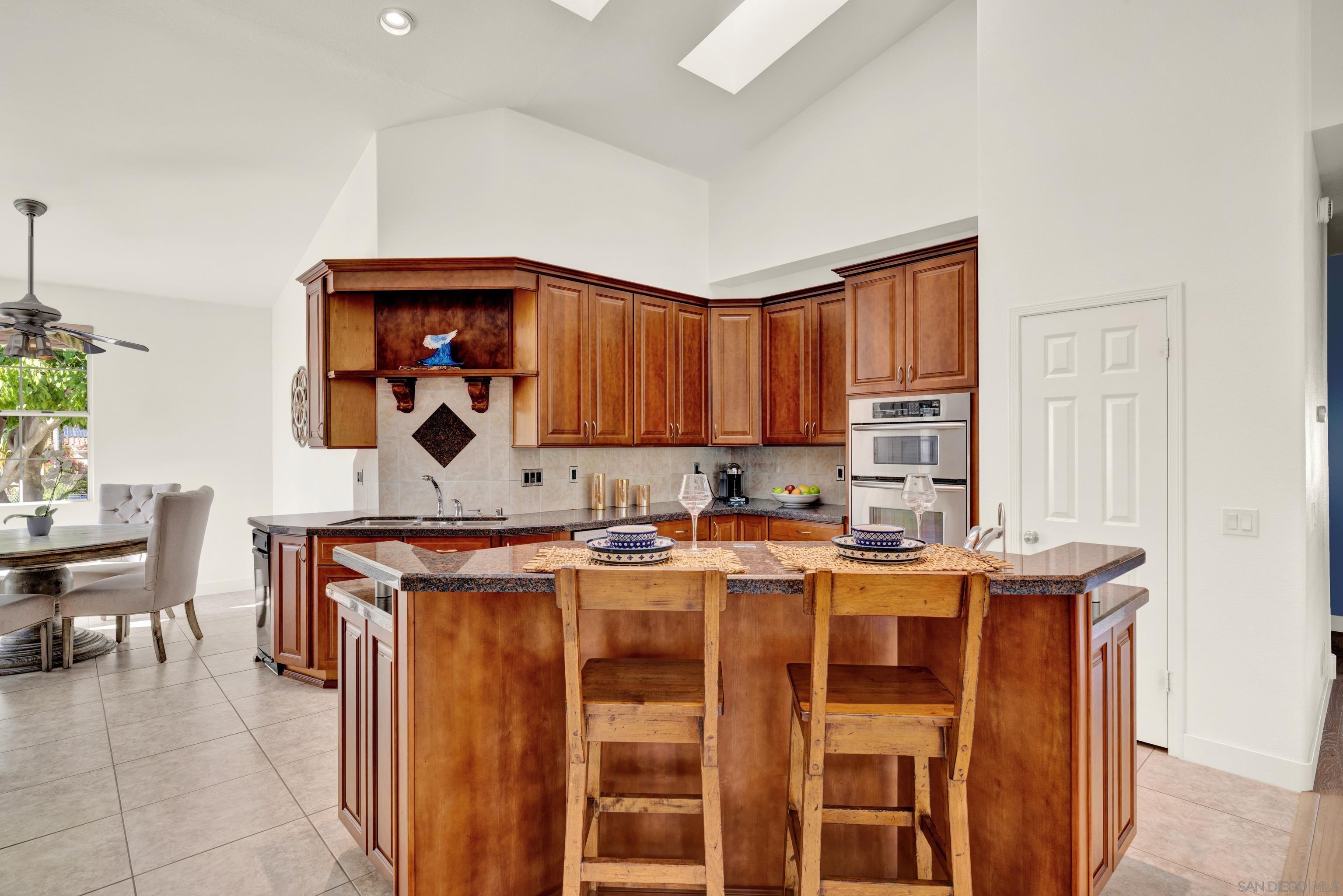 Detail Gallery Image 11 of 73 For 14265  Sandhill Rd, Poway,  CA 92064 - 6 Beds | 4 Baths