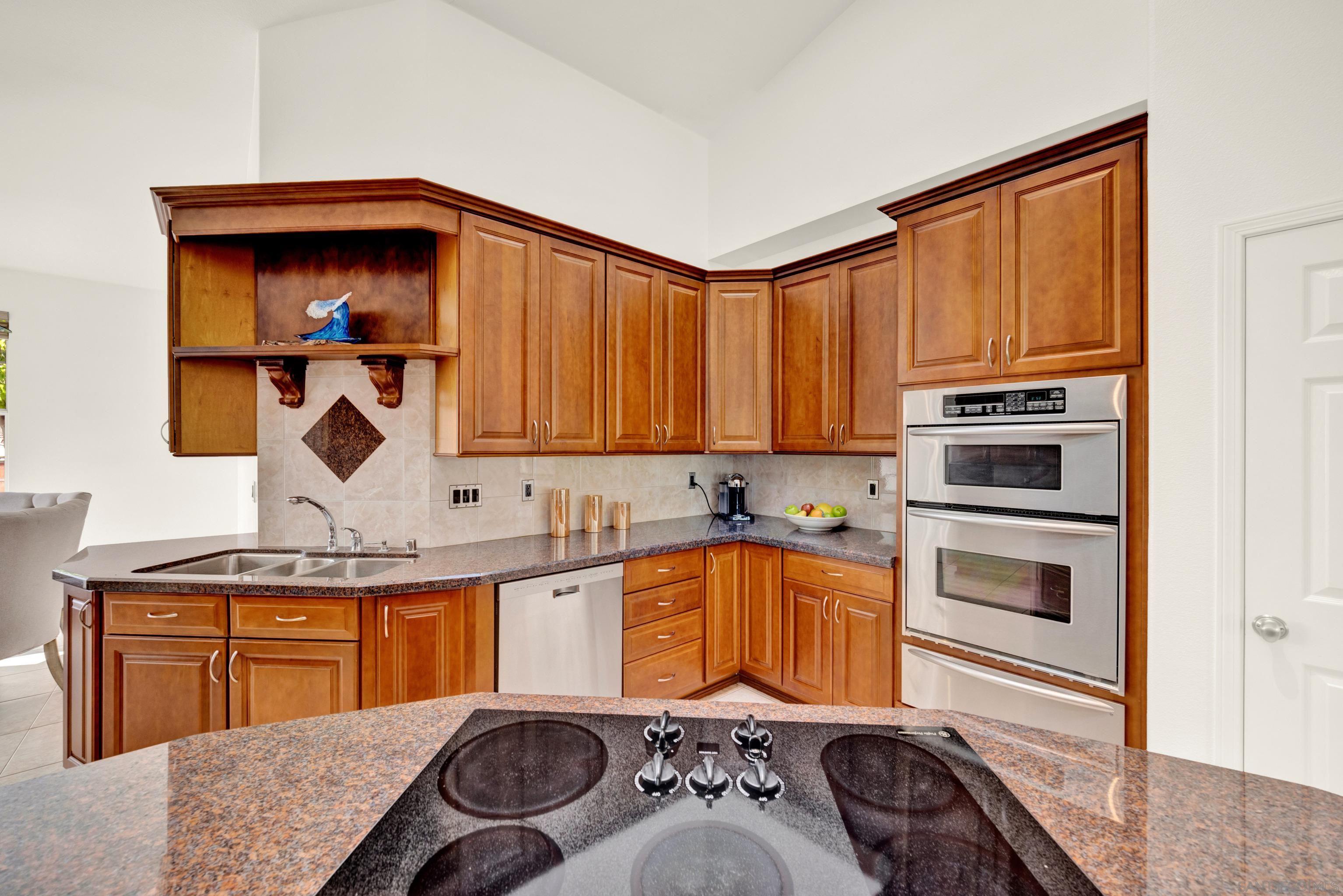 Detail Gallery Image 12 of 73 For 14265  Sandhill Rd, Poway,  CA 92064 - 6 Beds | 4 Baths