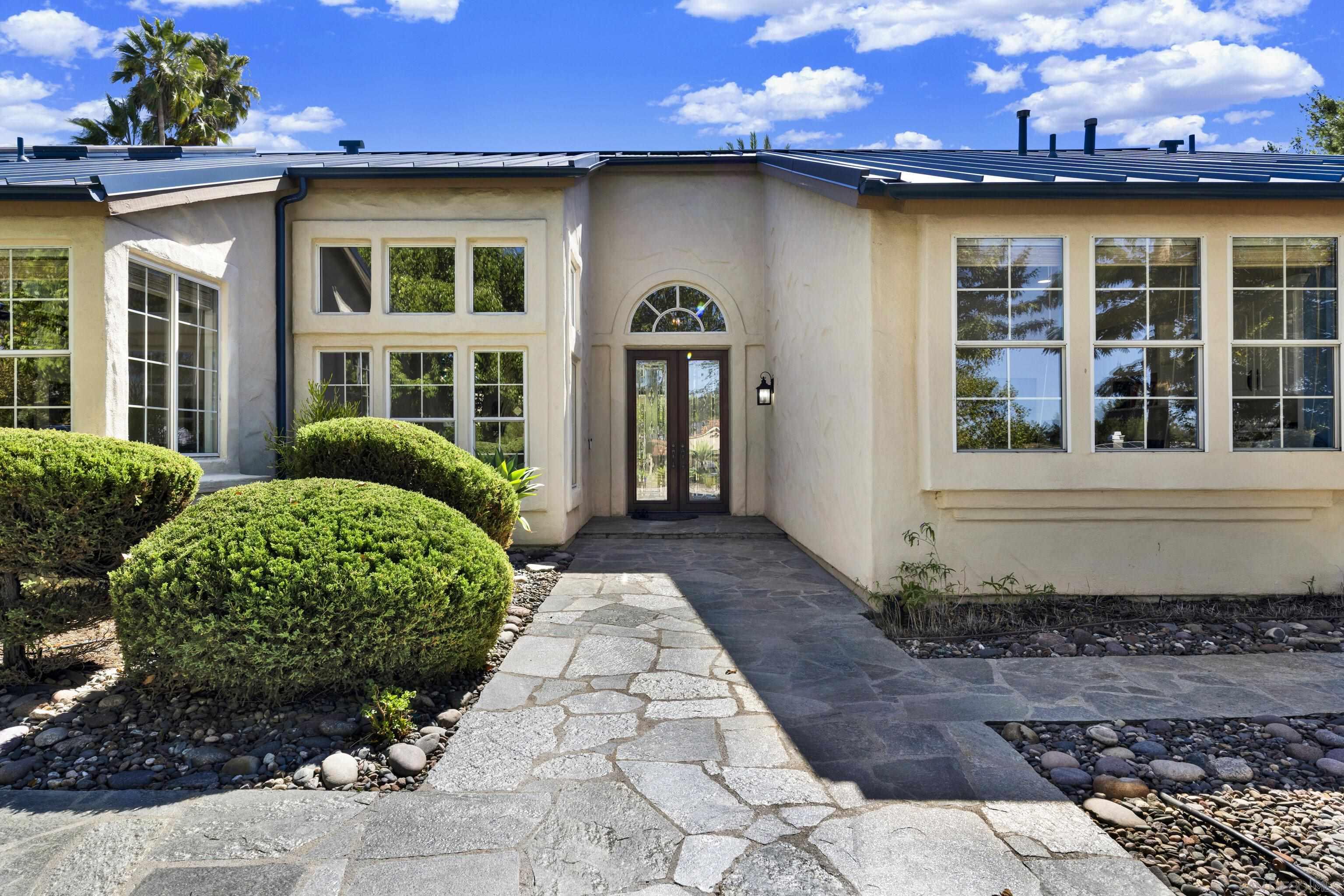 Detail Gallery Image 4 of 73 For 14265  Sandhill Rd, Poway,  CA 92064 - 6 Beds | 4 Baths