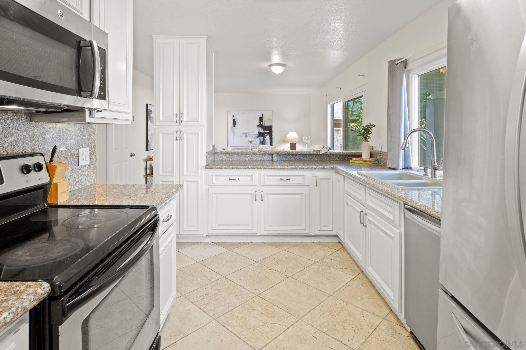 Detail Gallery Image 12 of 36 For 935  Caleb Ct, San Diego,  CA 92154 - 6 Beds | 3/1 Baths