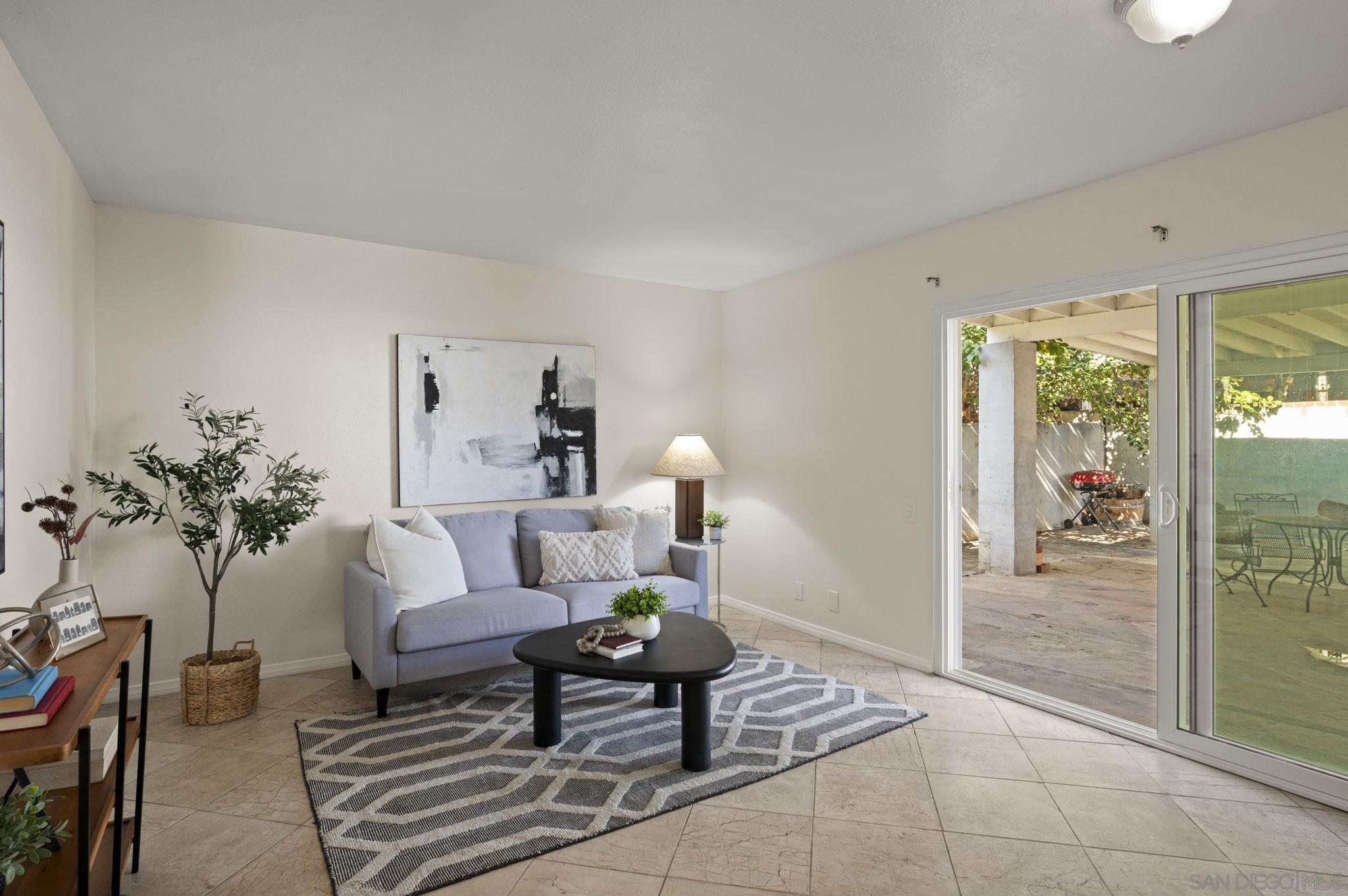 Detail Gallery Image 8 of 36 For 935  Caleb Ct, San Diego,  CA 92154 - 6 Beds | 3/1 Baths