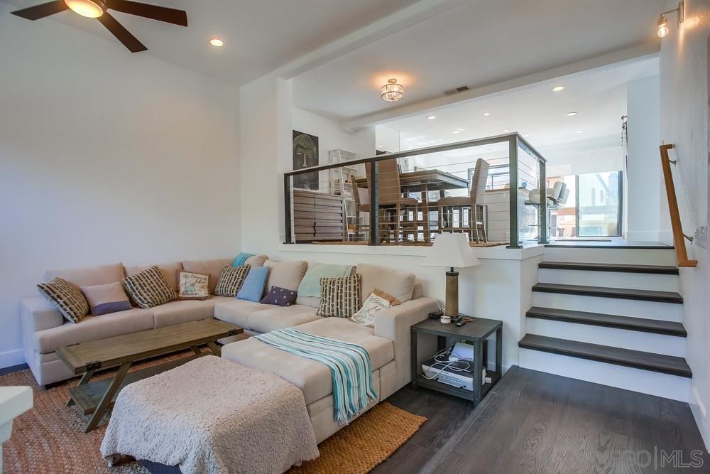 Detail Gallery Image 2 of 25 For 2525  Woodlands Way, Oceanside,  CA 92054 - 3 Beds | 2/1 Baths