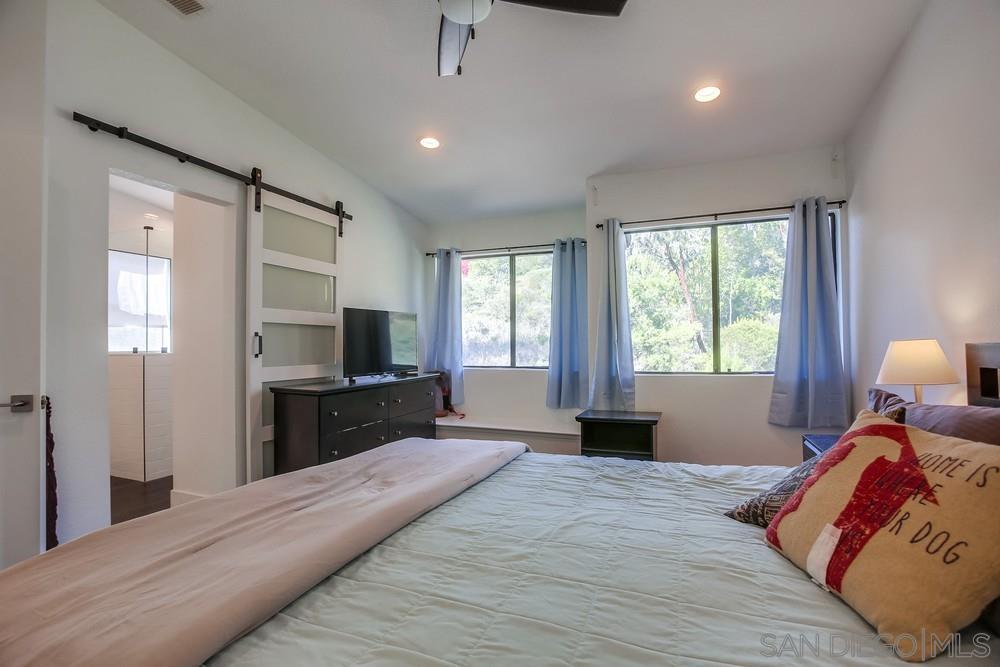 Detail Gallery Image 17 of 25 For 2525  Woodlands Way, Oceanside,  CA 92054 - 3 Beds | 2/1 Baths